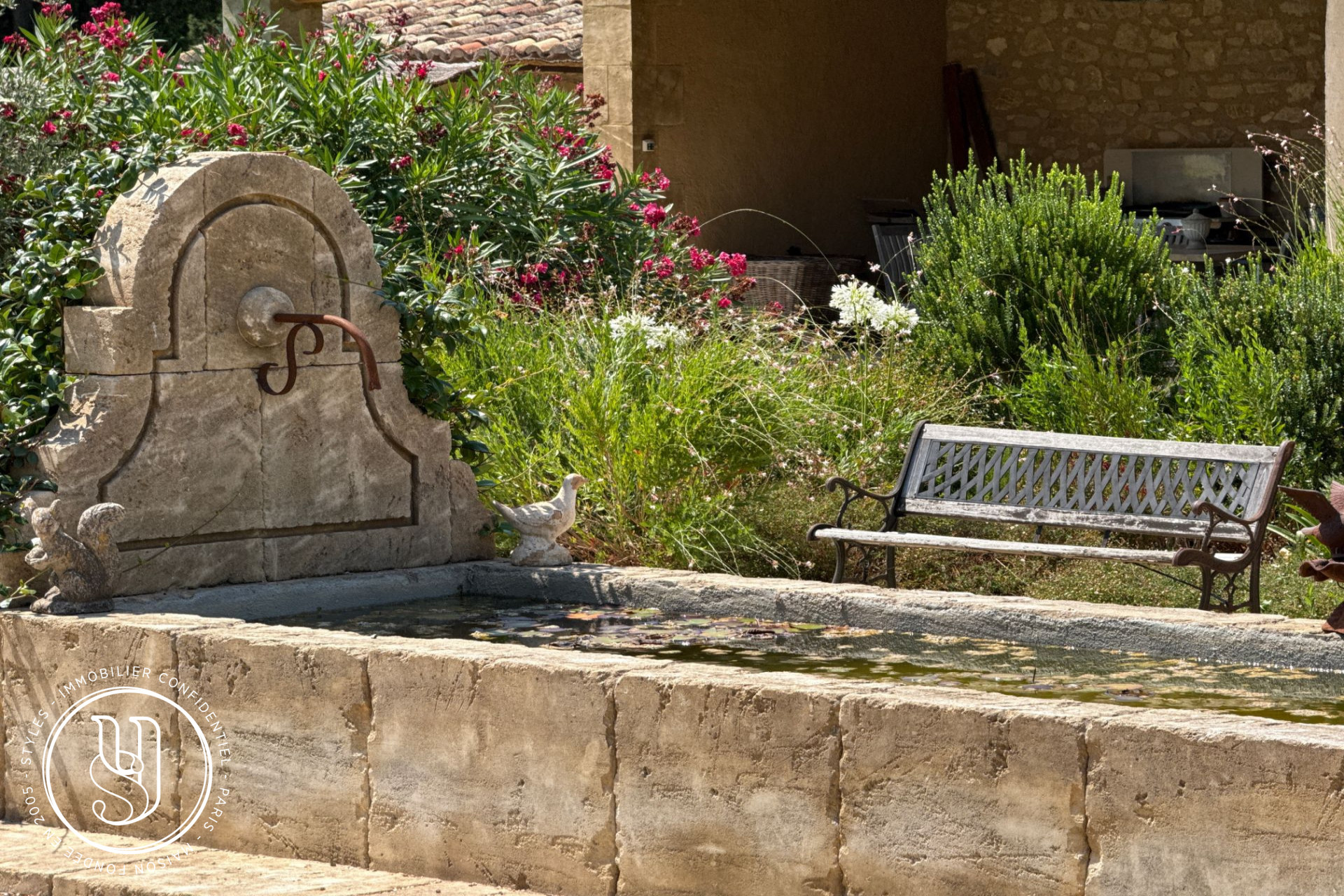 Eygalières - L''essence même de l''élégance provençale - image 17