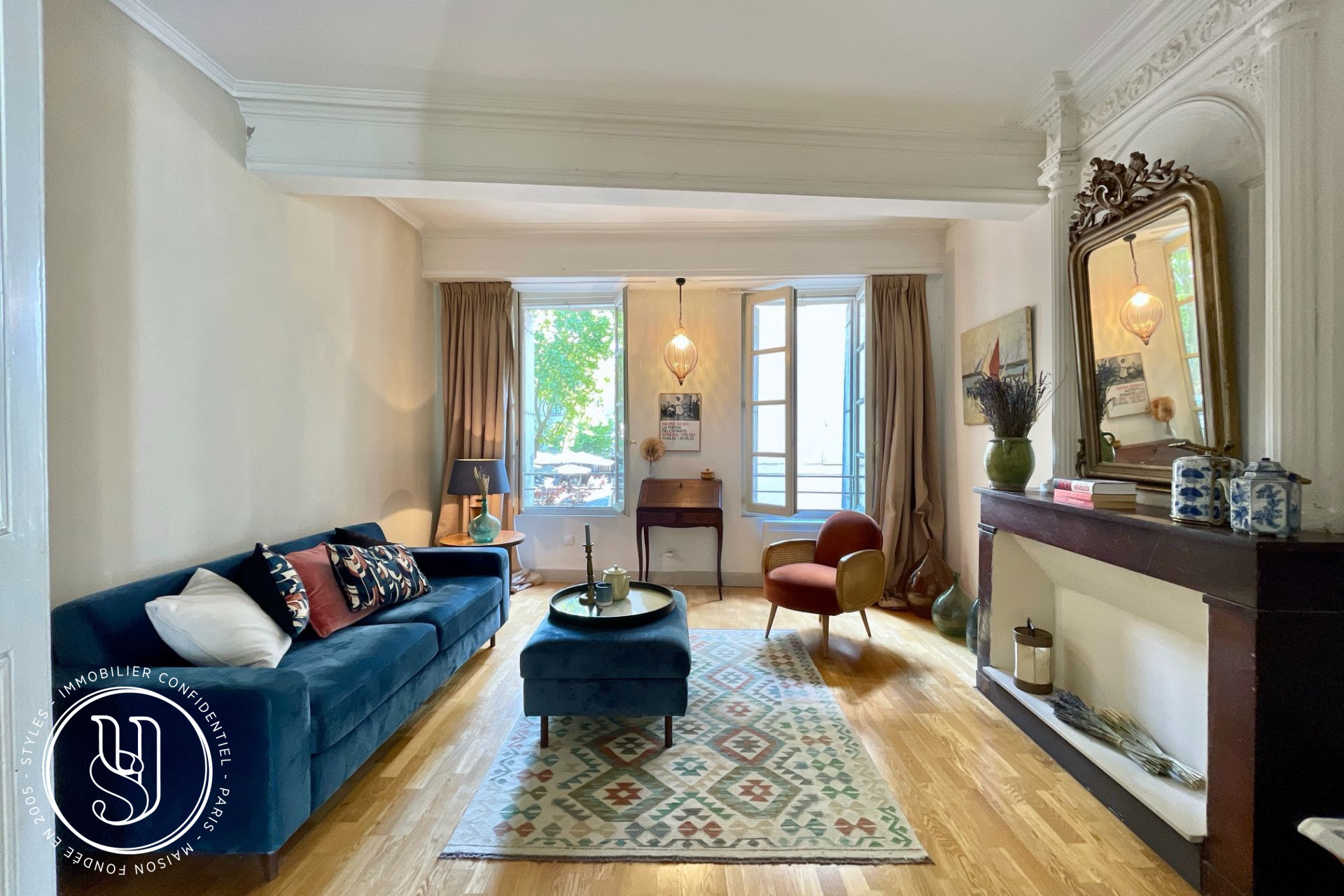 Uzès - herb square, sold, unique location, first floor - image 3