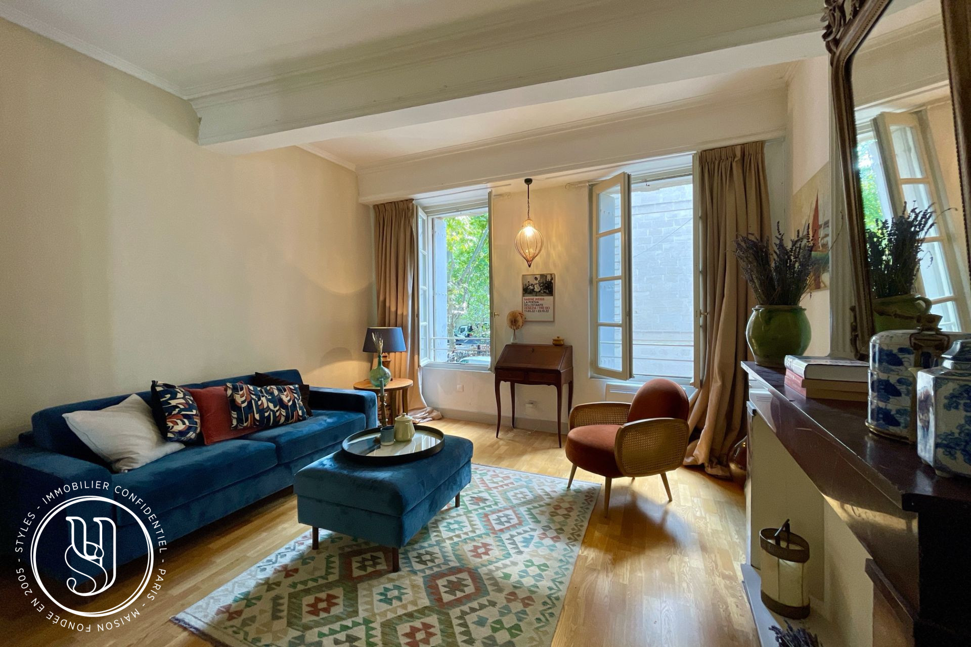 Uzès - herb square, sold, unique location, first floor - image 10