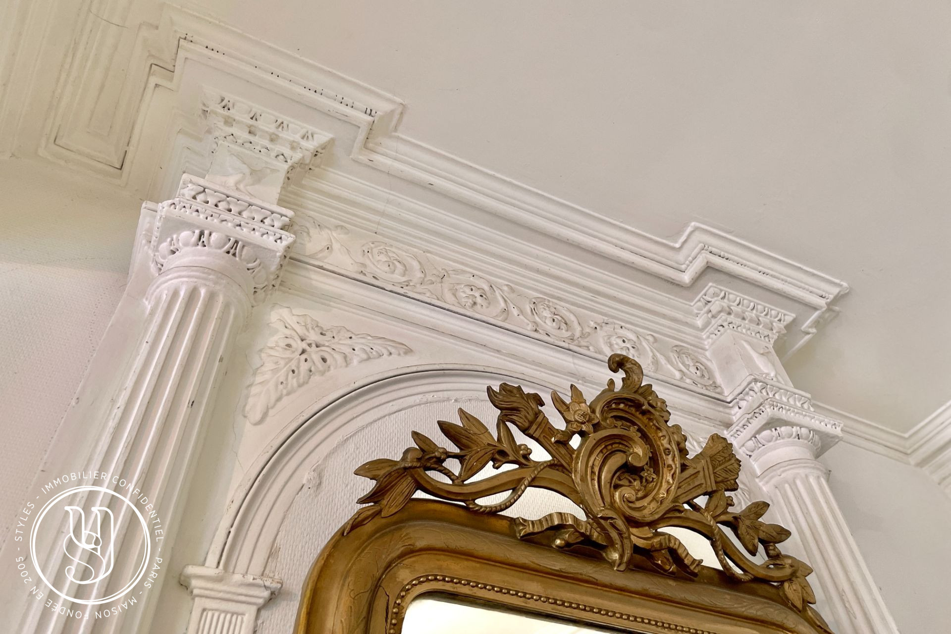 Uzès - herb square, sold, unique location, first floor - image 7