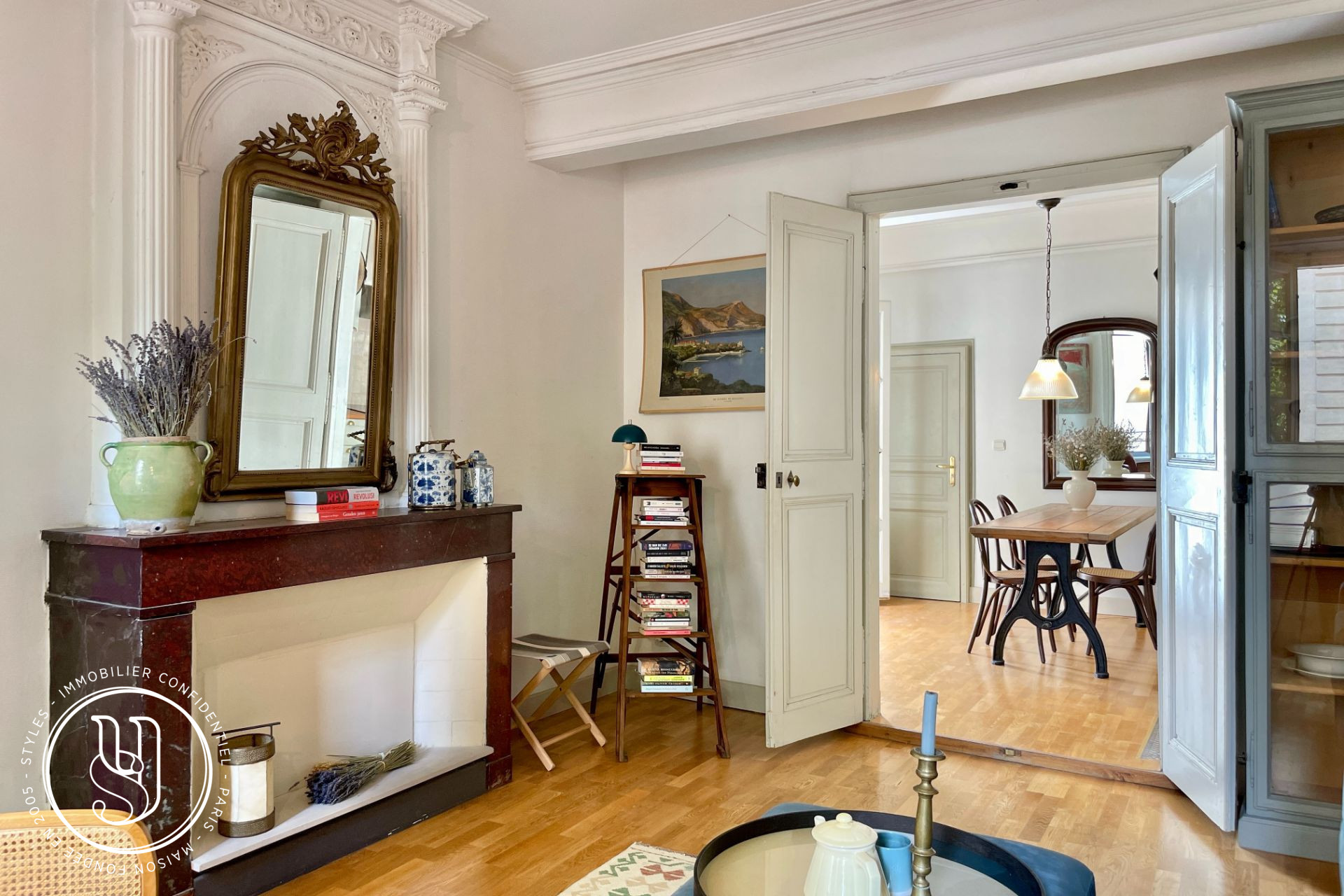 Uzès - herb square, sold, unique location, first floor - image 13