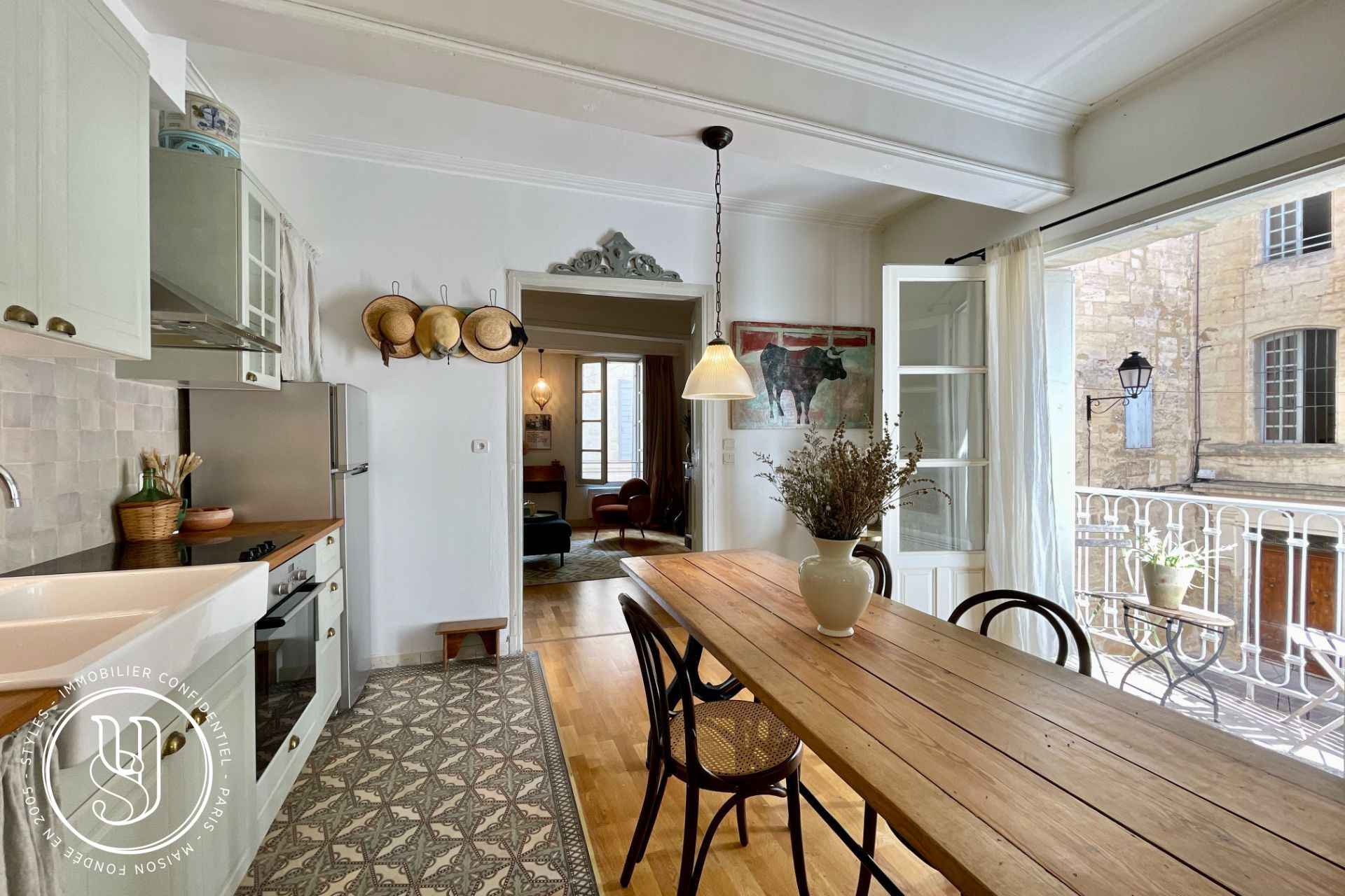 Uzès - herb square, sold, unique location, first floor - image 6