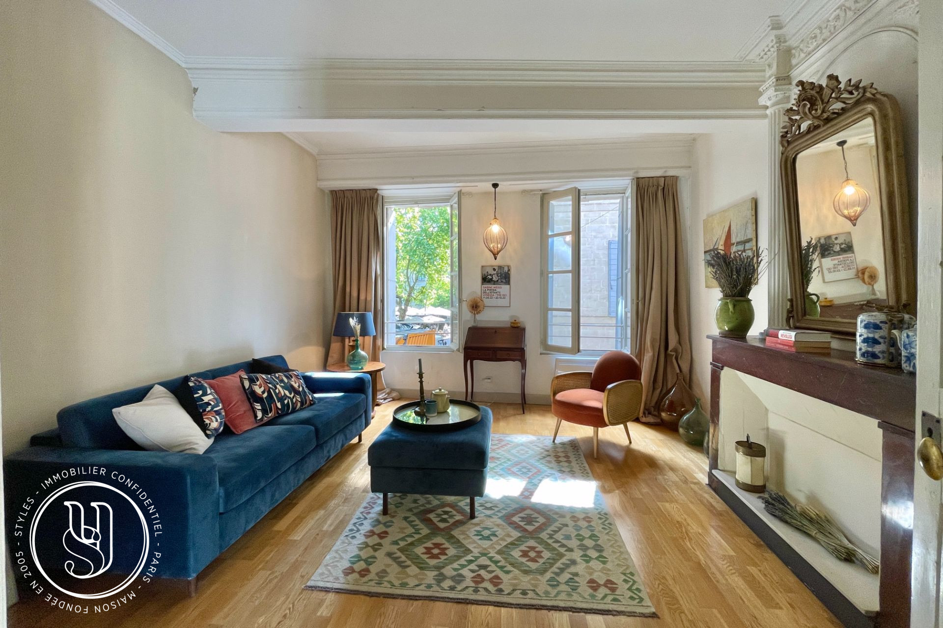 Uzès - herb square, sold, unique location, first floor - image 16