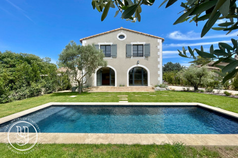 Eygalières - l''élégance contemporaine au c½ur des Alpilles - image 1