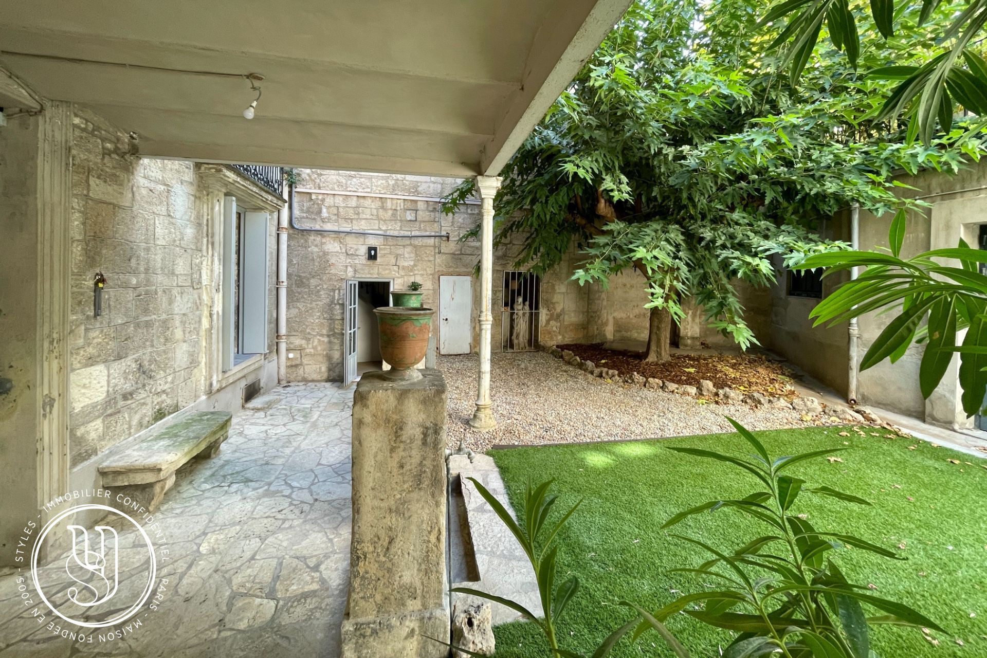 Montpellier - listed historic center - exceptional apartment with private g - image 11