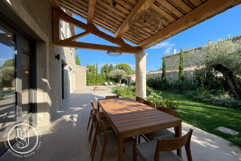 Maussane-les-Alpilles - Living in the Alpilles - image 1