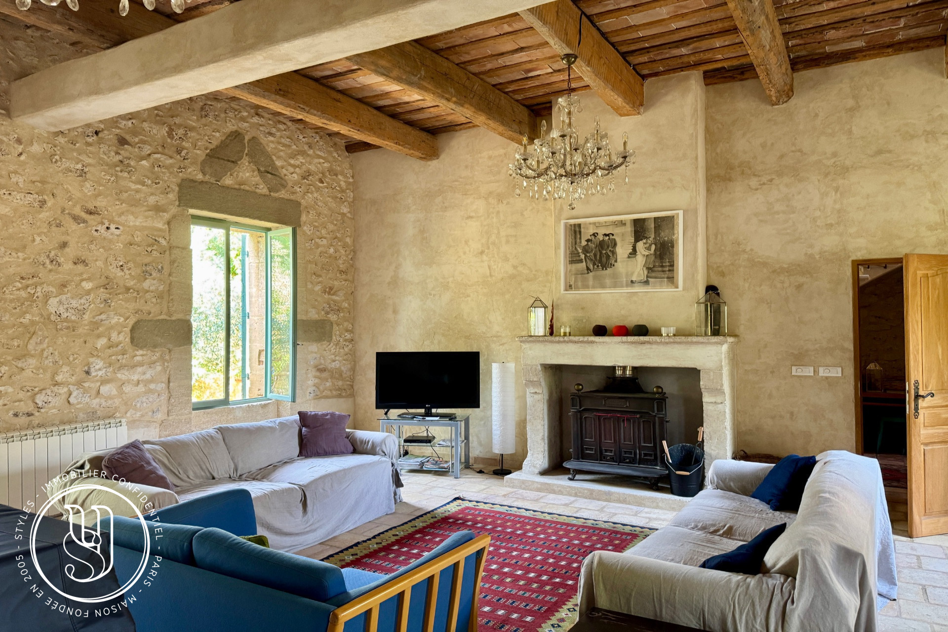 Uzes - Sold by S T Y L E S, nearby - An irresistibly charming propert - image 9