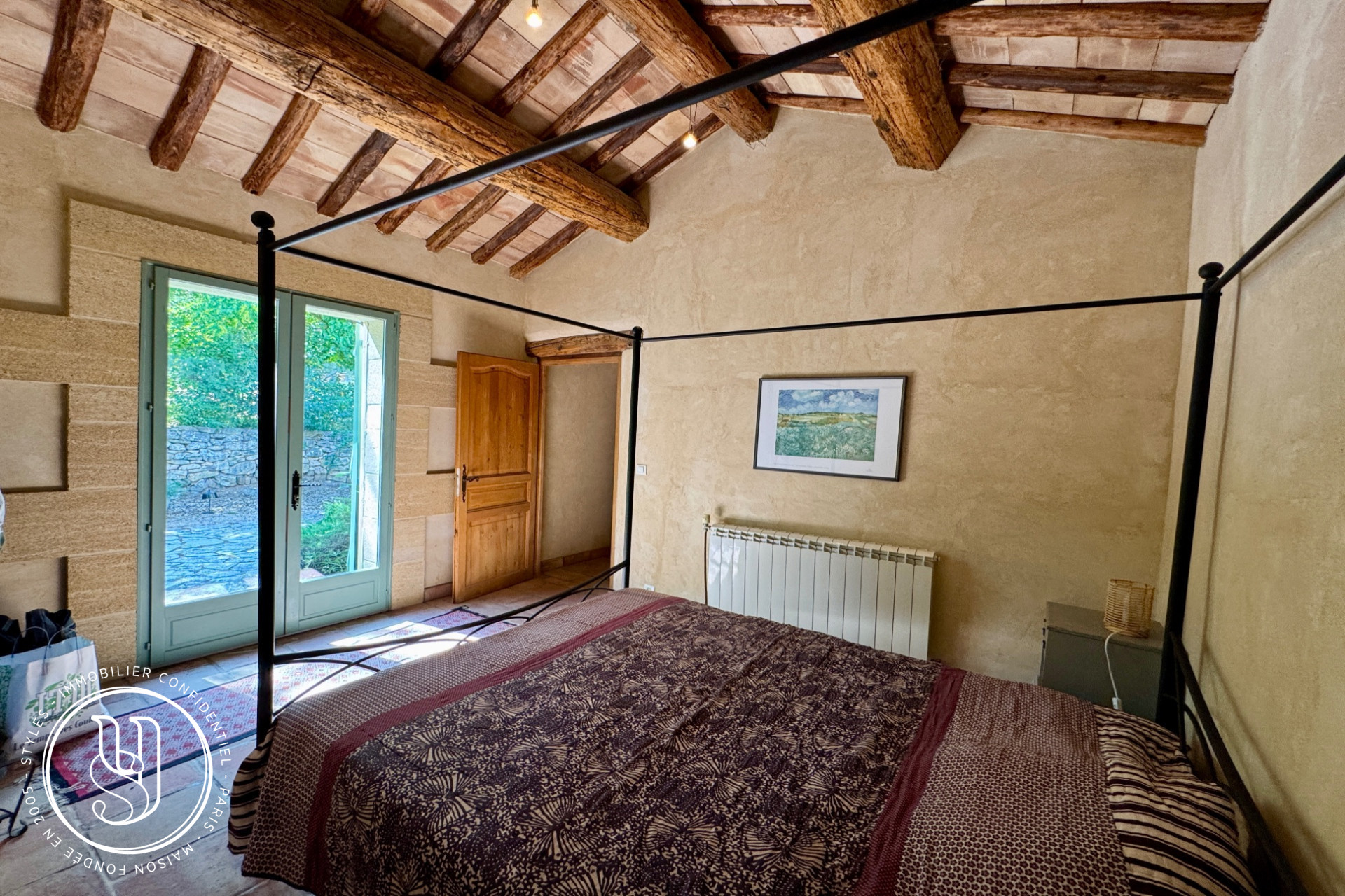 Uzes - Sold by S T Y L E S, nearby - An irresistibly charming propert - image 7