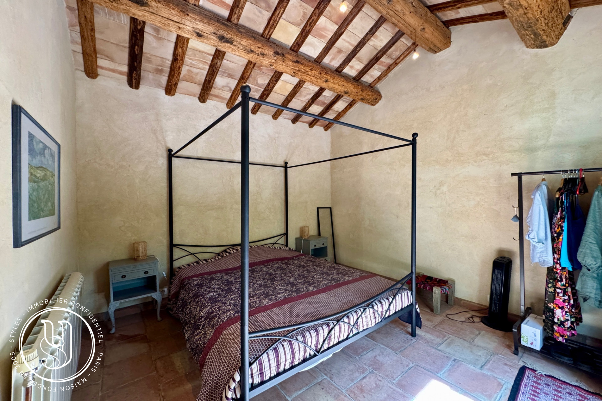Uzes - Sold by S T Y L E S, nearby - An irresistibly charming propert - image 14