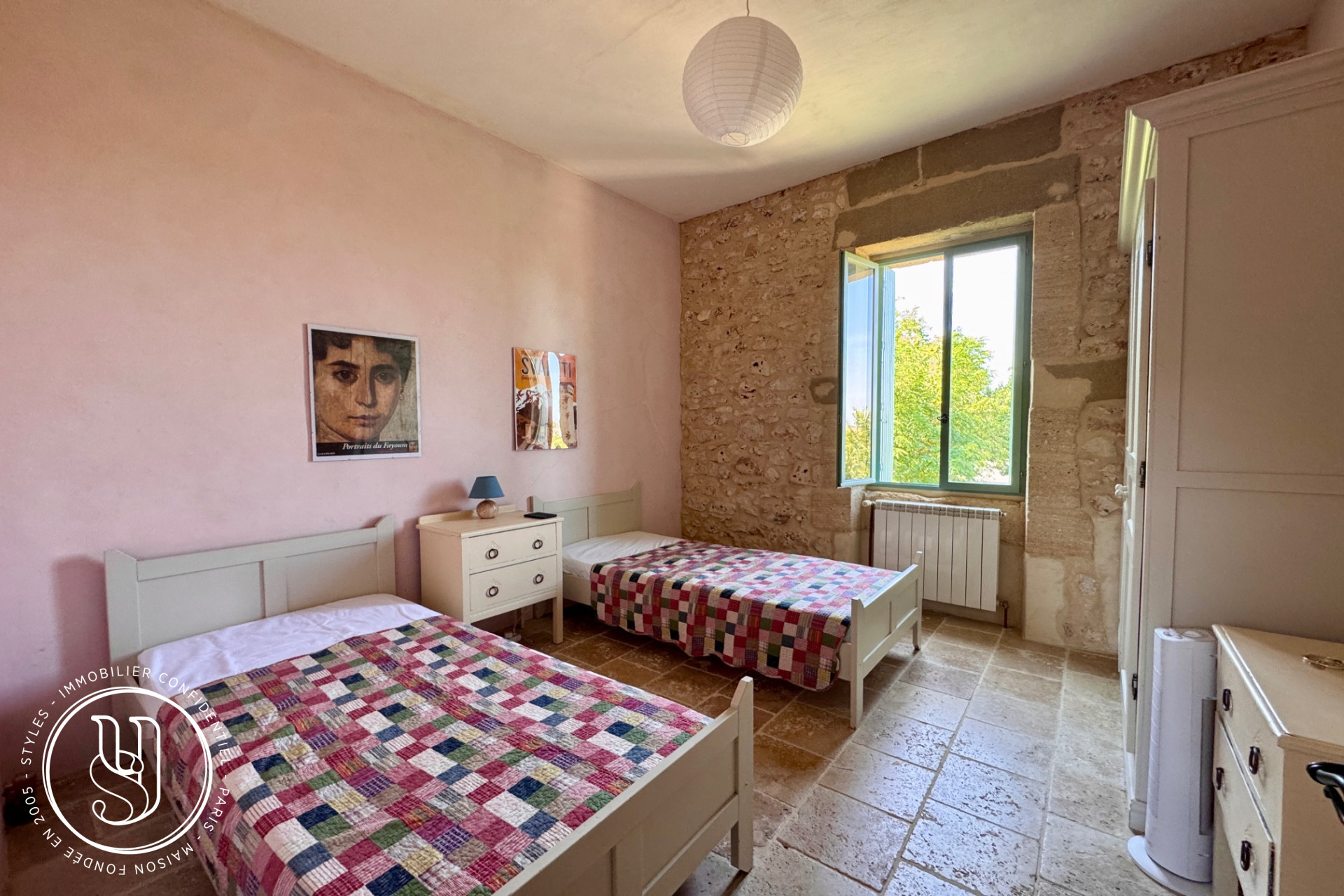 Uzes - Sold by S T Y L E S, nearby - An irresistibly charming propert - image 16
