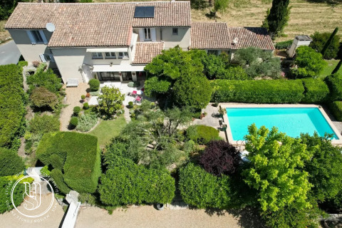 Uzès - In a green oasis in Uzès. - image 1