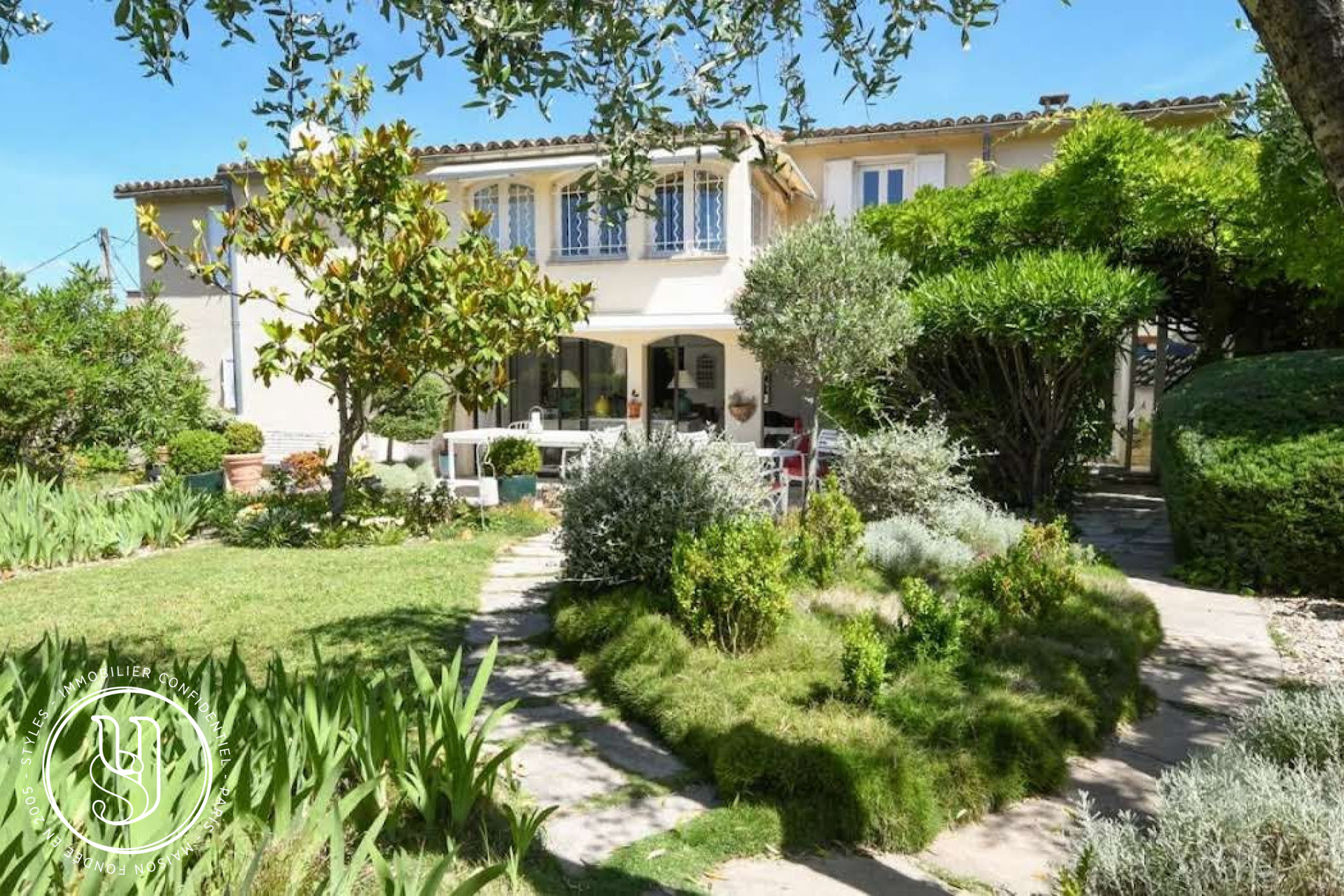 Uzès - In a green oasis in Uzès. - image 3