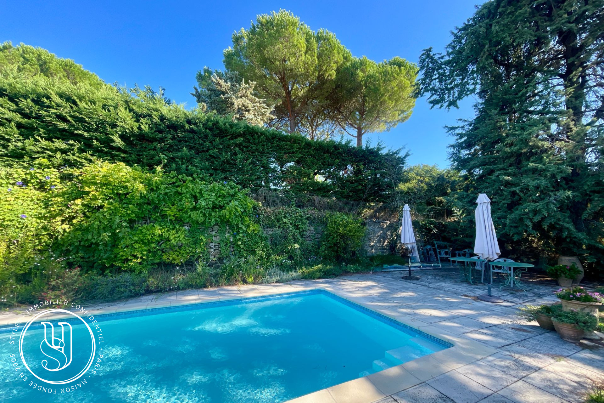 Uzès - close, exclusive, a charming stone house with garden and swimm - image 5