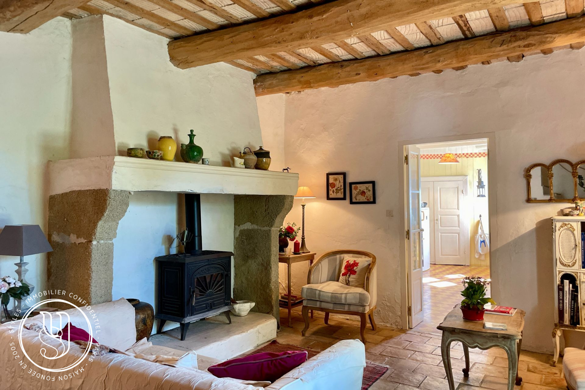 Uzès - close, exclusive, a charming stone house with garden and swimm - image 4