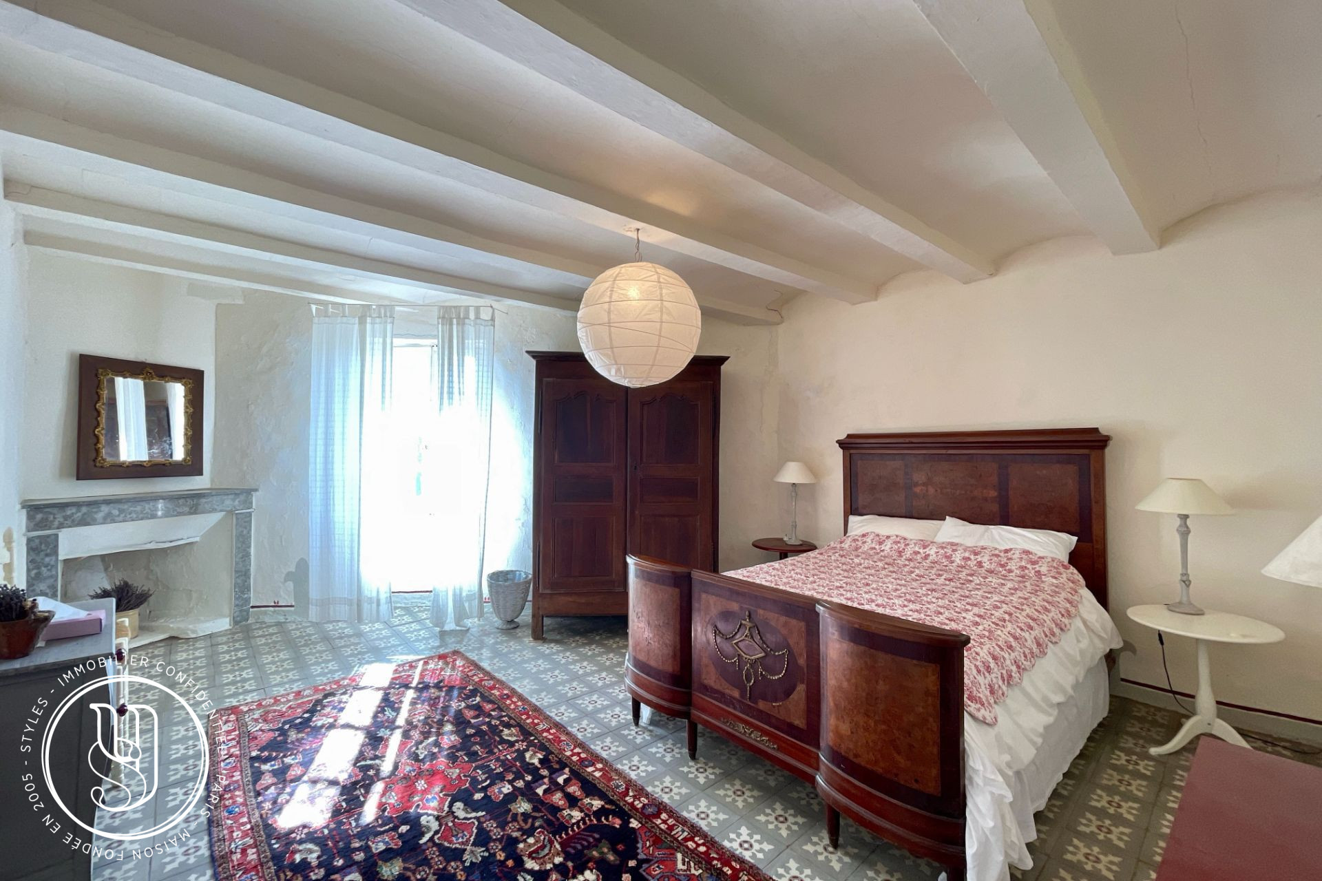 Uzès - close, exclusive, a charming stone house with garden and swimm - image 15