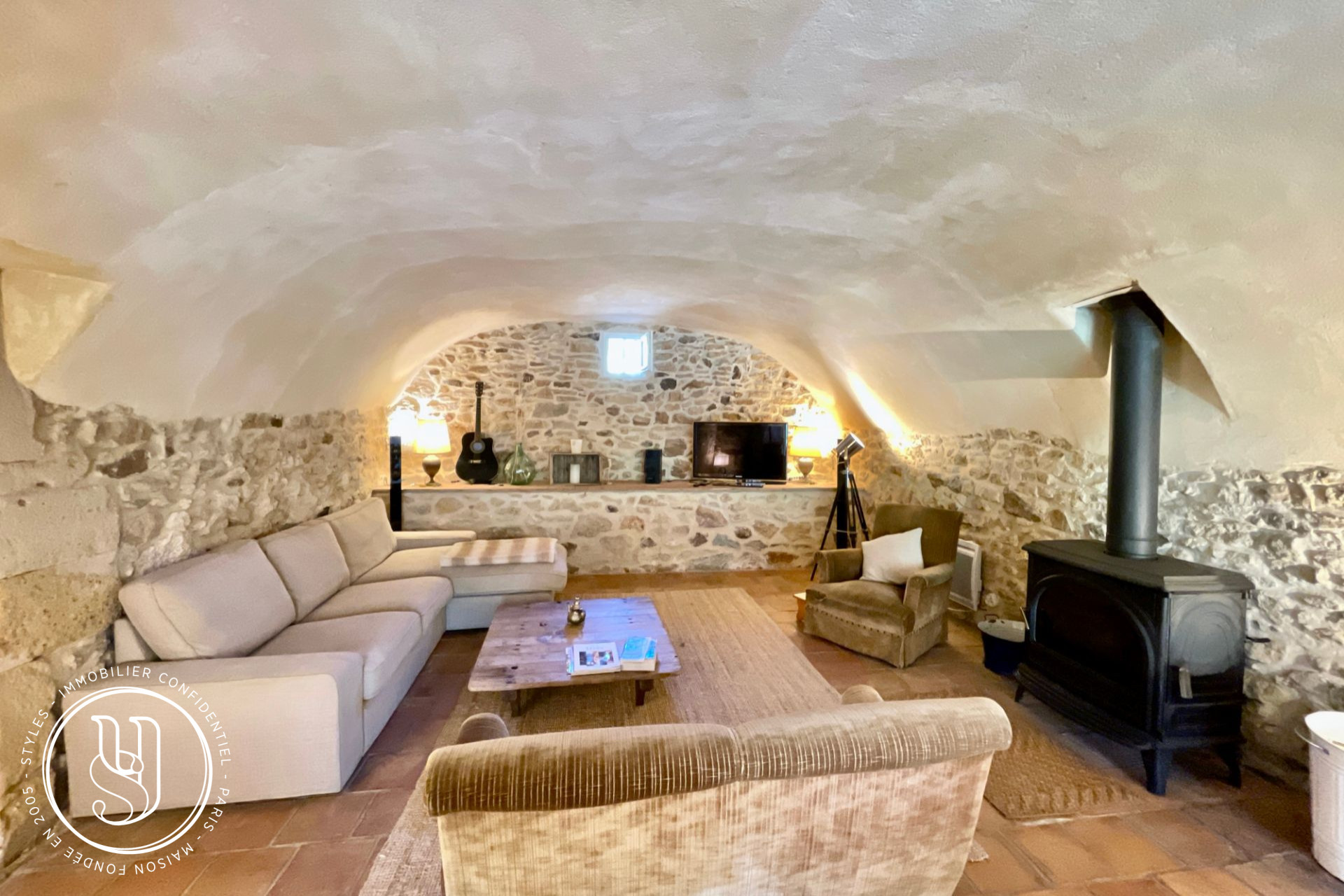 Uzès - nearby, an old farmhouse, its beautiful garden, and its outbui - image 7