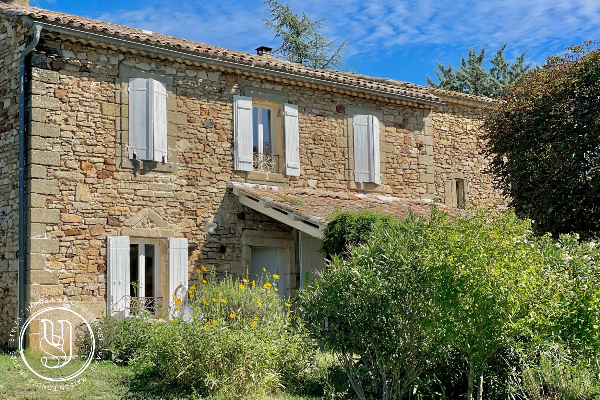 Uzès - nearby, an old farmhouse, its beautiful garden, and its outbui - image 3