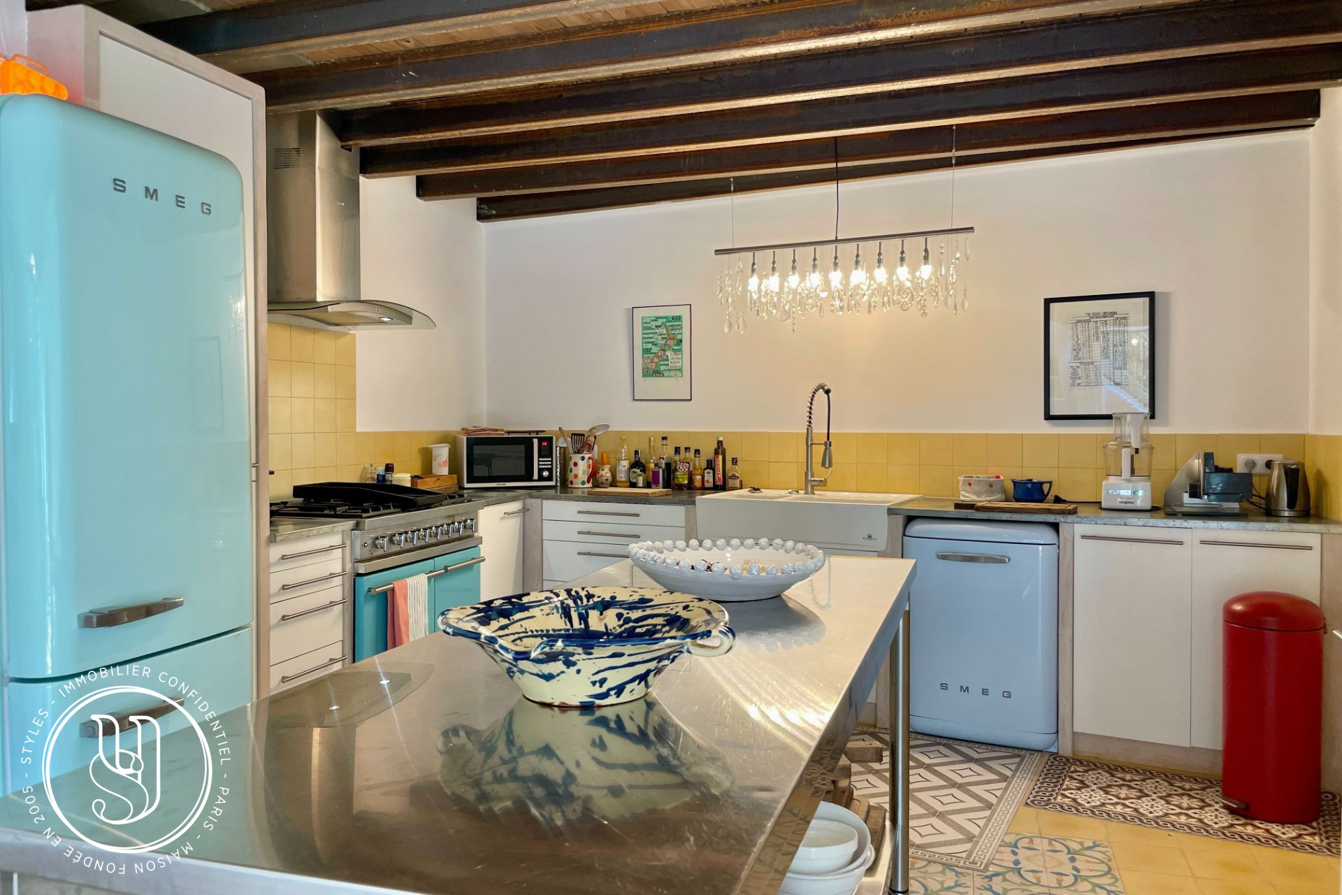 Uzès - center - a charming renovated townhouse - image 6