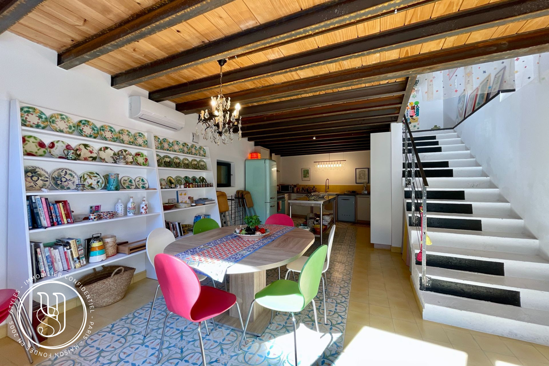 Uzès - center - a charming renovated townhouse - image 9