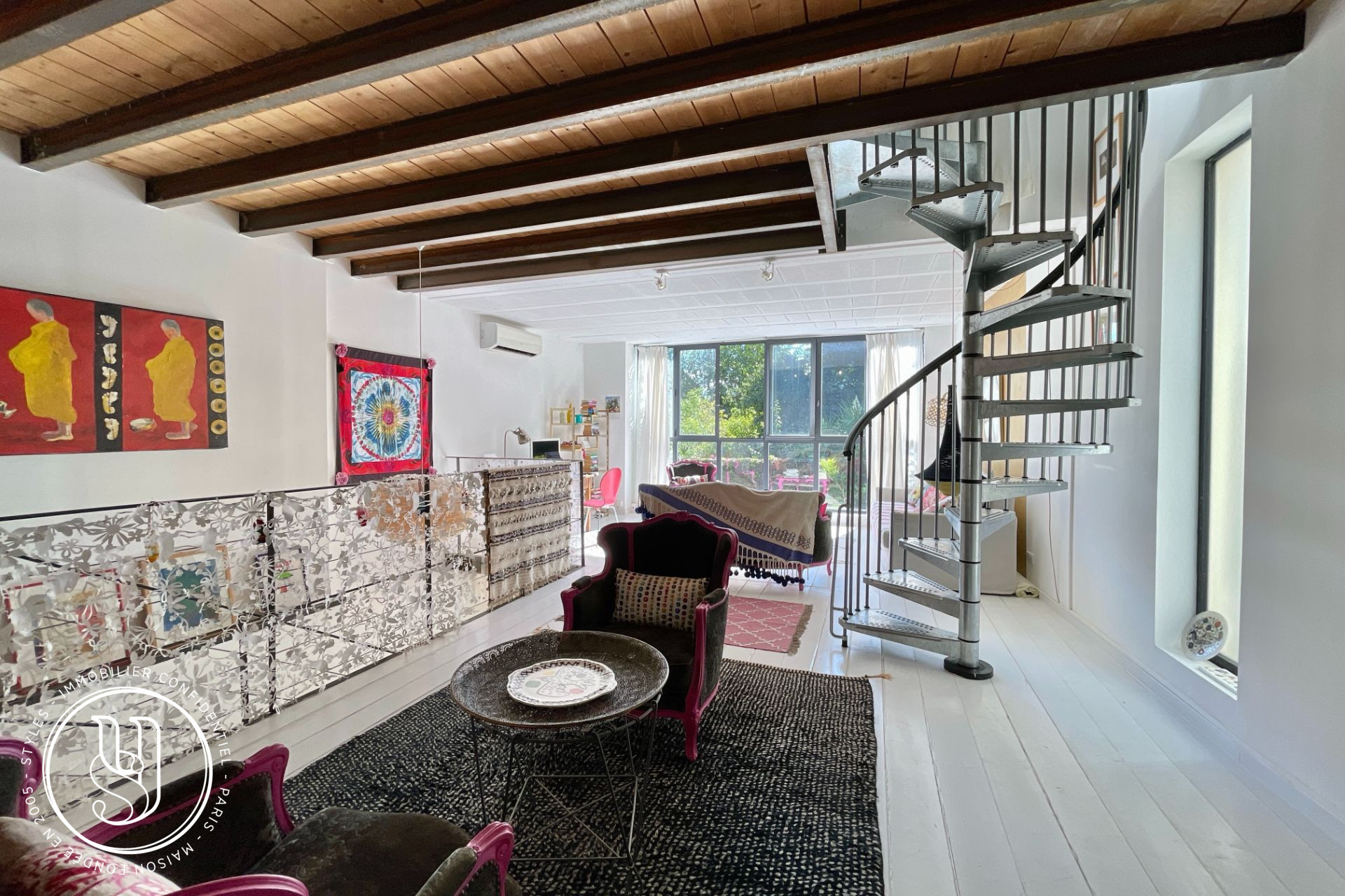 Uzès - center - a charming renovated townhouse - image 10