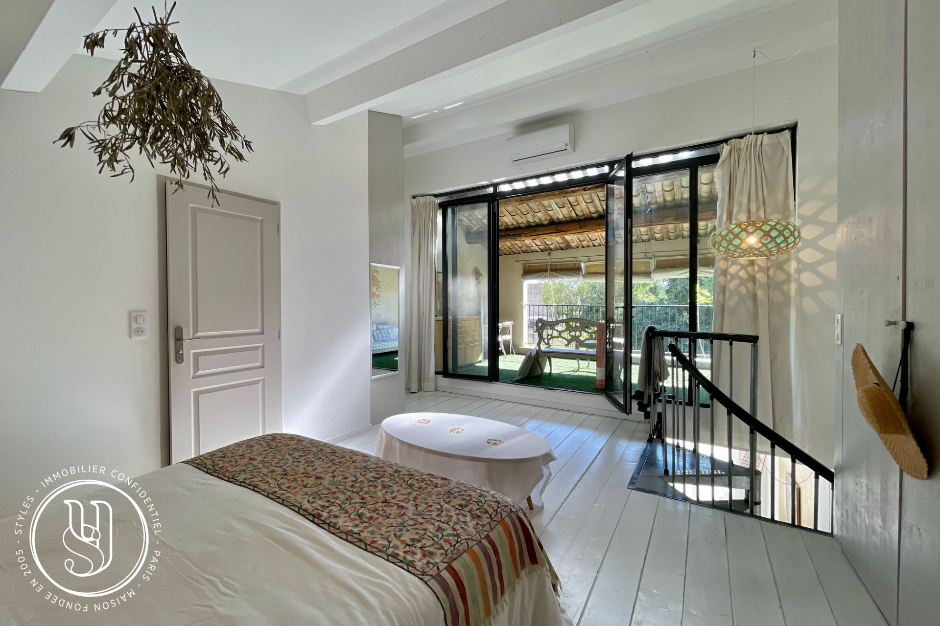 Uzès - center - a charming renovated townhouse - image 17