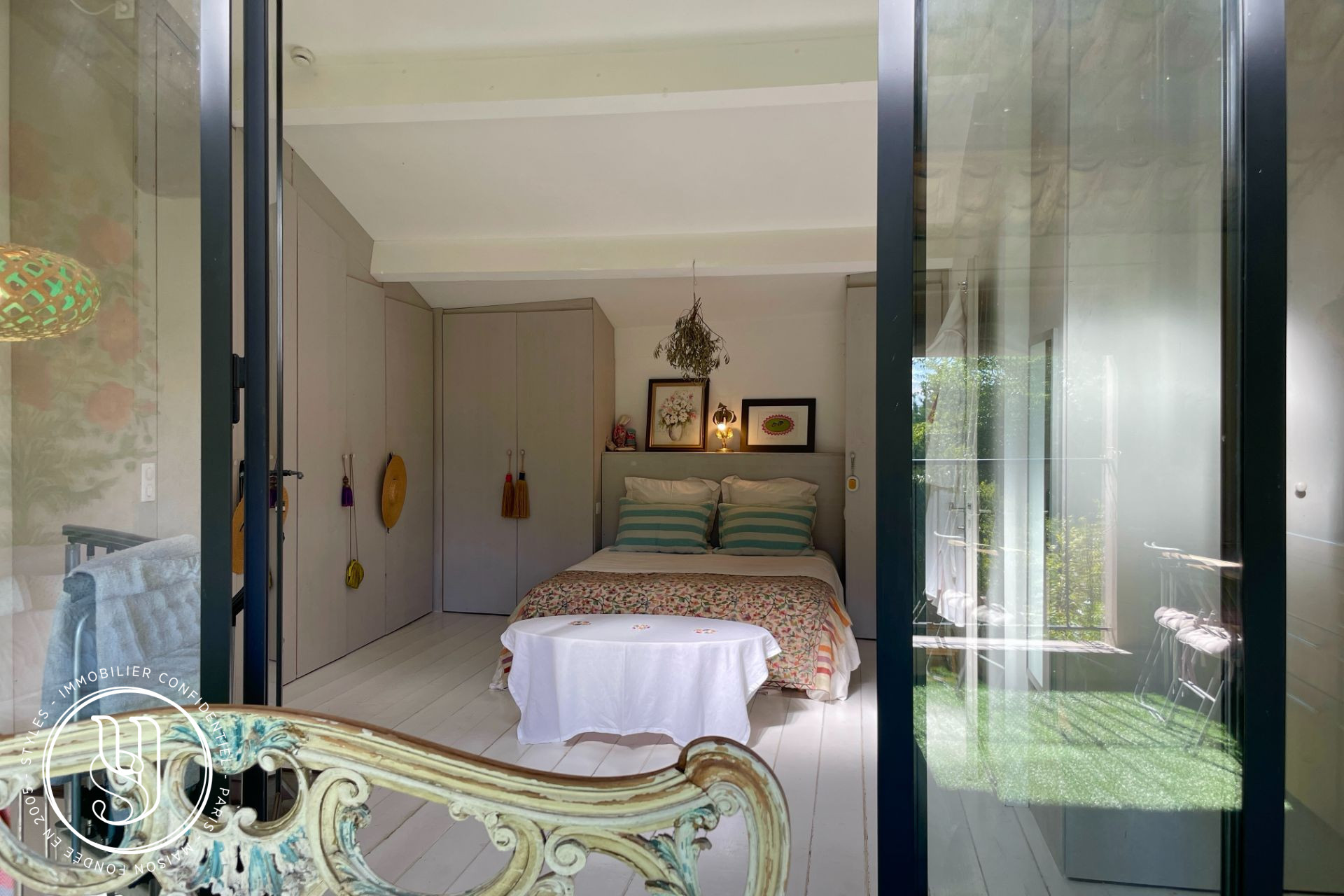 Uzès - center - a charming renovated townhouse - image 18