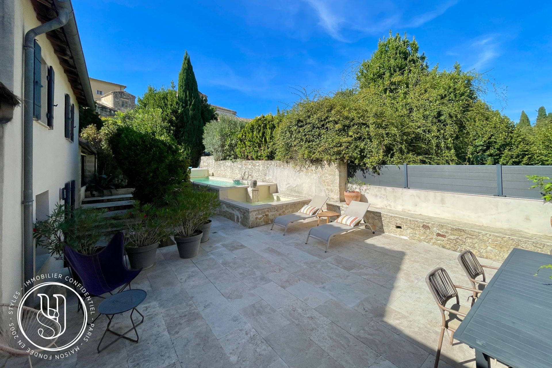 Uzès - A rural feel in the center of Uzès - image 11