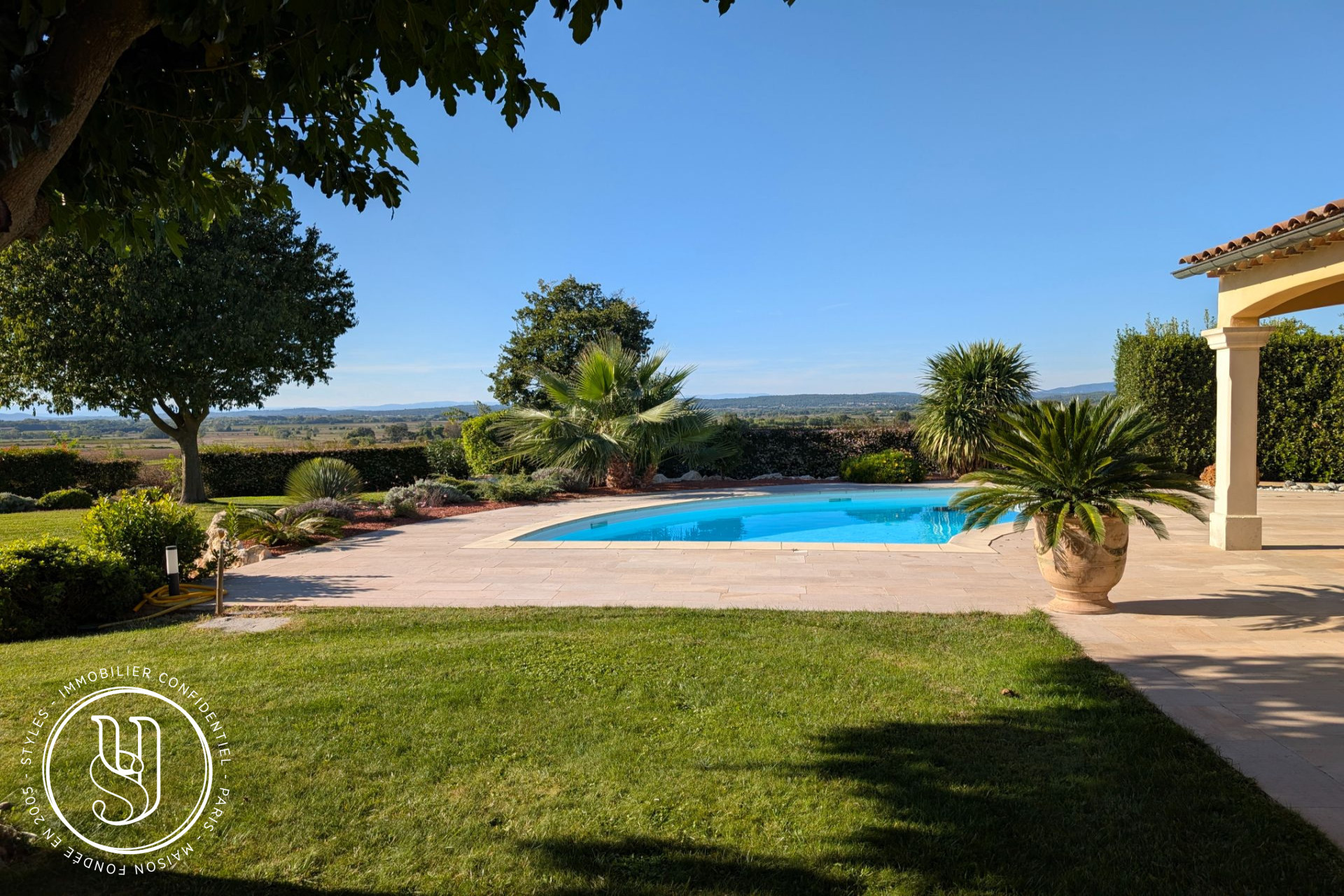 Uzès - close, house with views located in a popular village - image 11