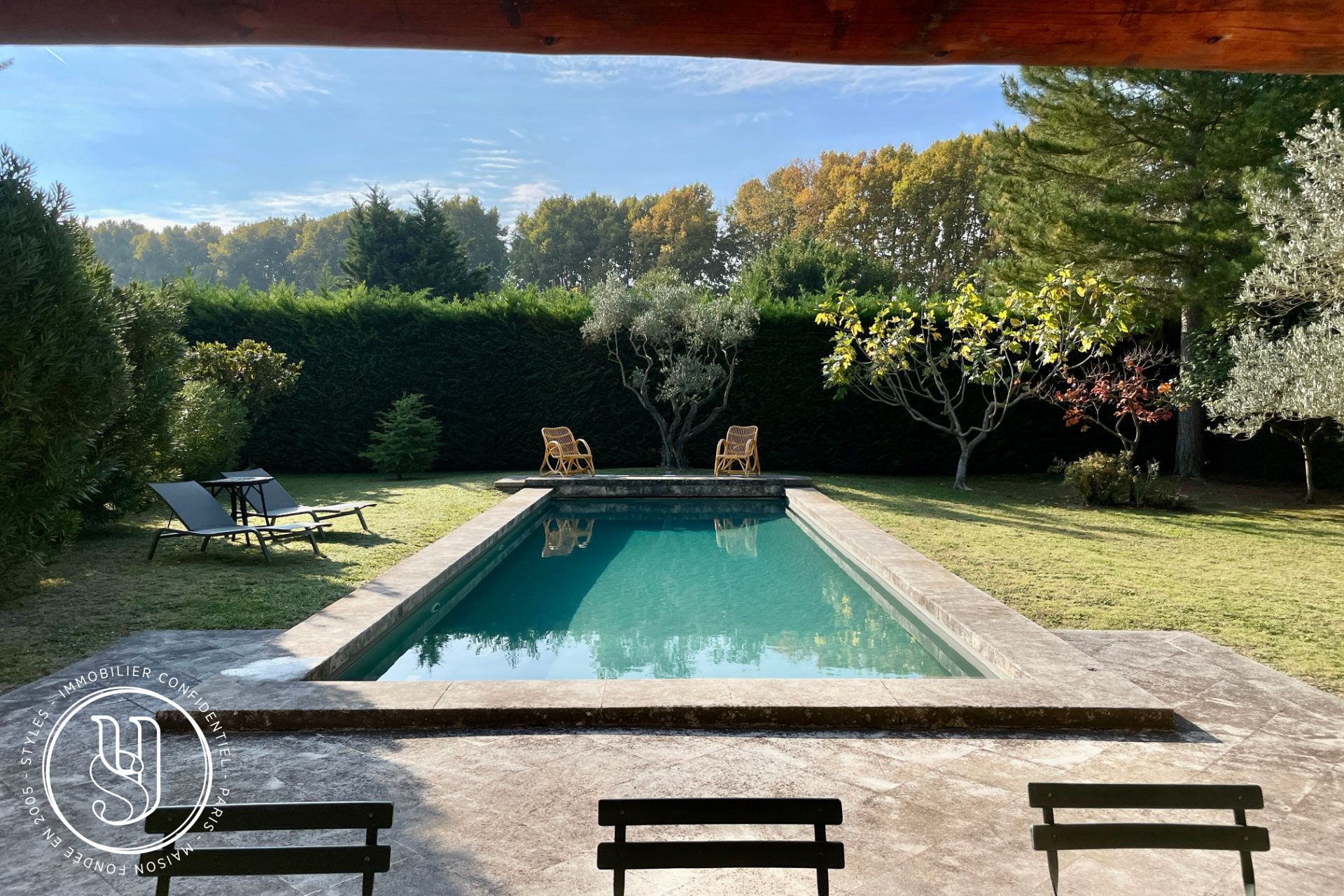 Saint-Rémy-de-Provence - A fully renovated Provençal farmhouse - image 5