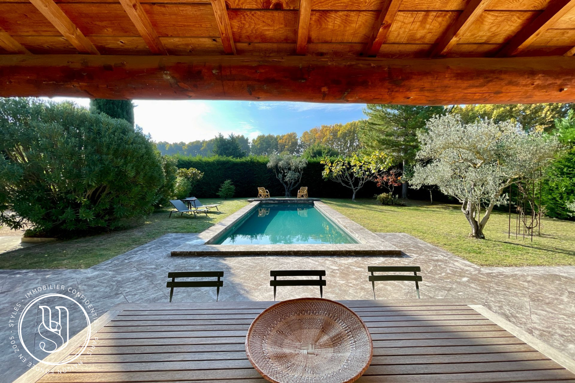 Saint-Rémy-de-Provence - A fully renovated Provençal farmhouse - image 15