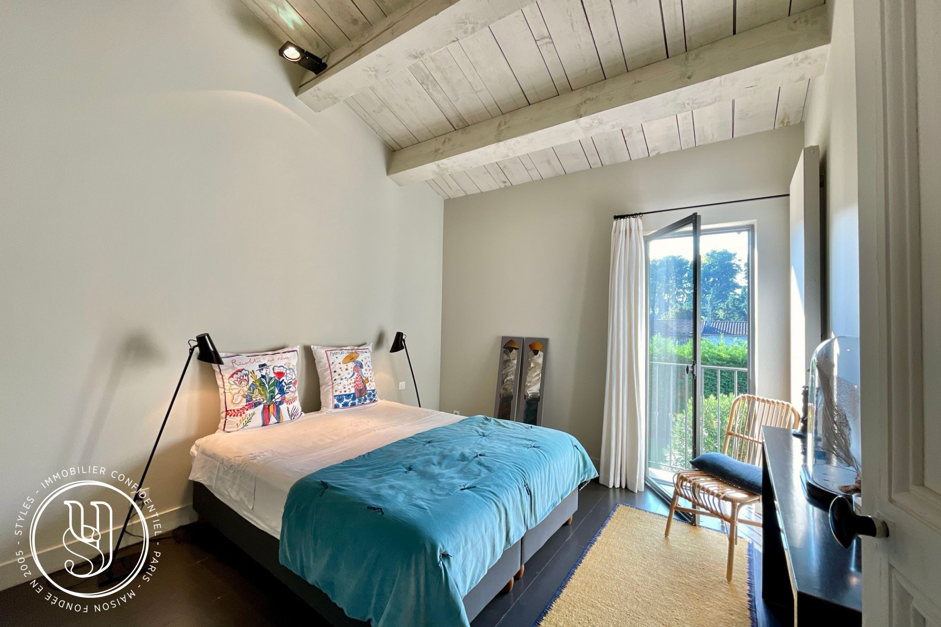 Saint-Rémy-de-Provence - A fully renovated Provençal farmhouse - image 19