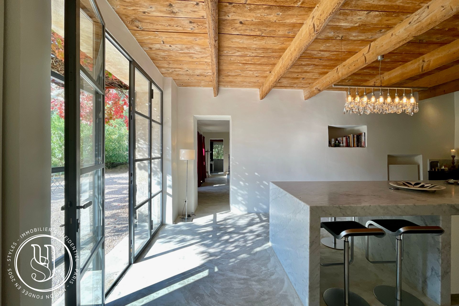 Saint-Rémy-de-Provence - A fully renovated Provençal farmhouse - image 10