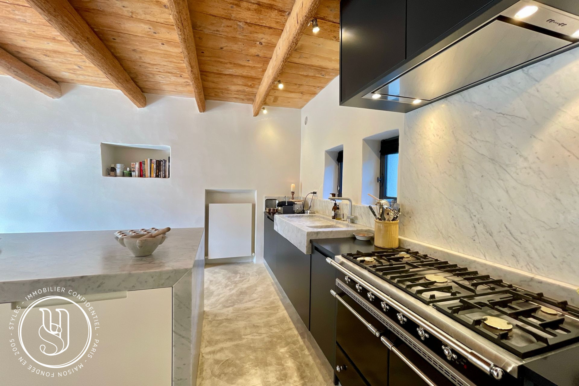 Saint-Rémy-de-Provence - A fully renovated Provençal farmhouse - image 9