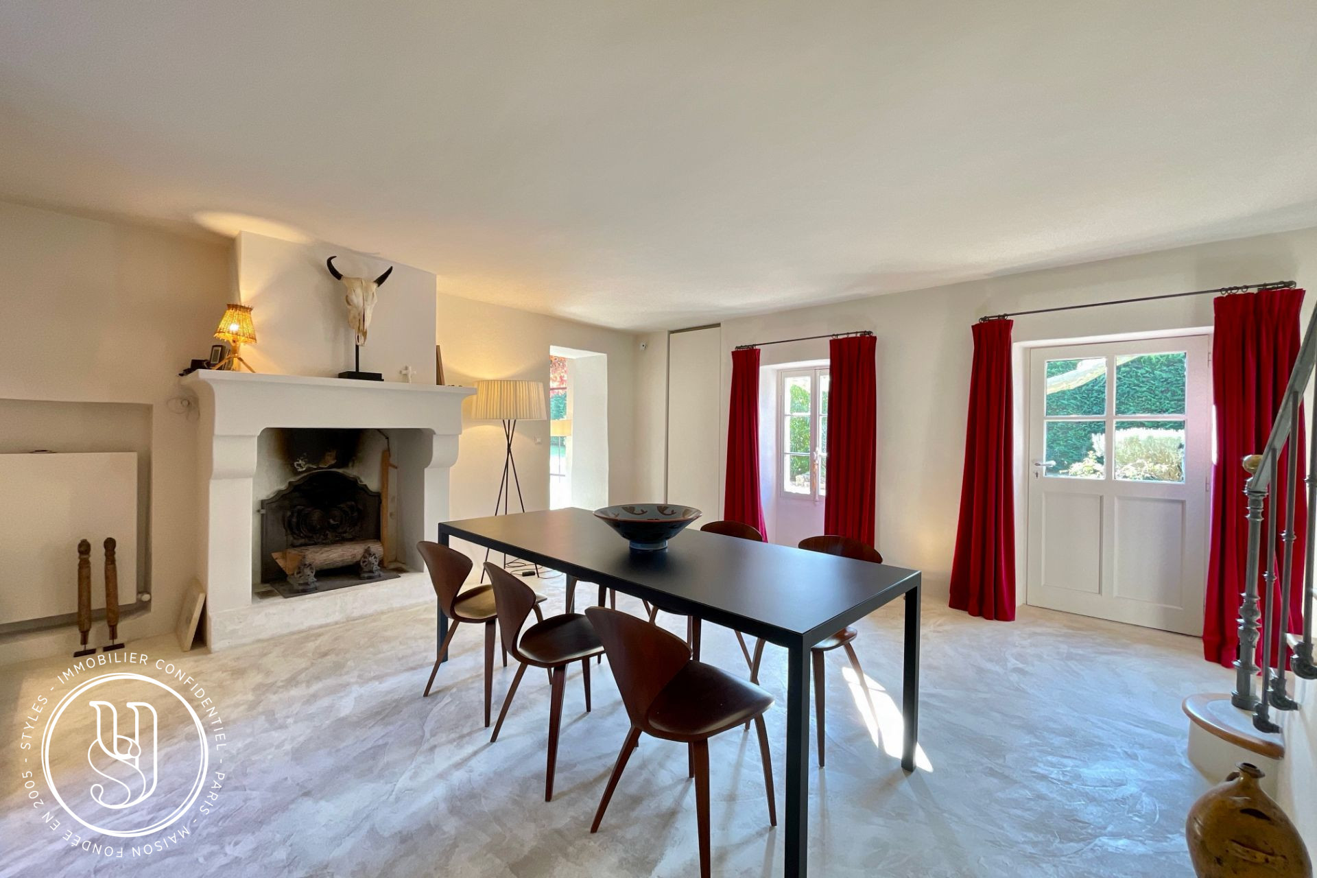 Saint-Rémy-de-Provence - A fully renovated Provençal farmhouse - image 14