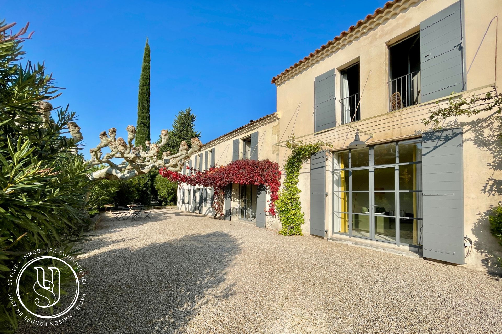 Saint-Rémy-de-Provence - A fully renovated Provençal farmhouse - image 3
