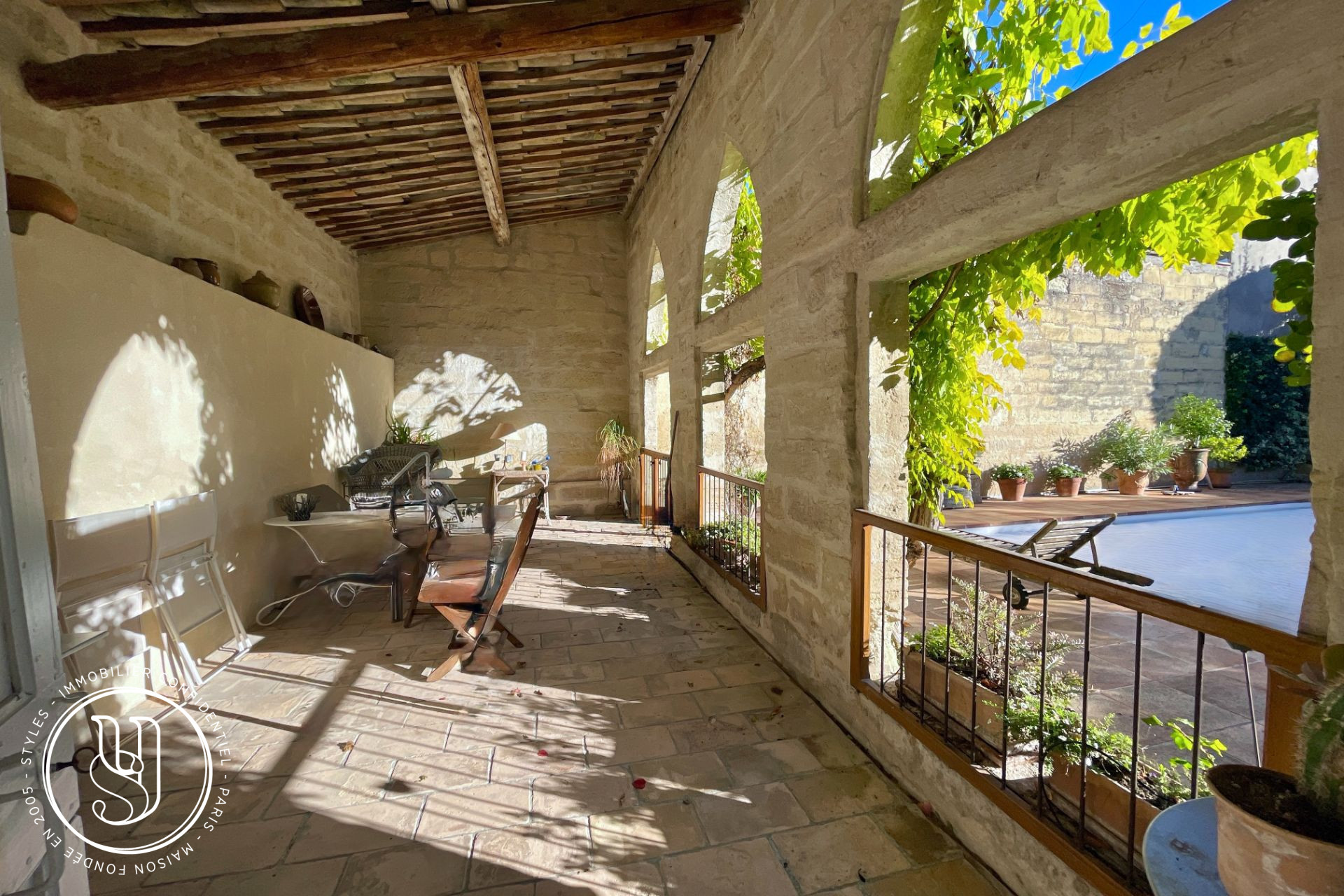 Uzès - center, stunning manor house with an elevator and garage - image 5