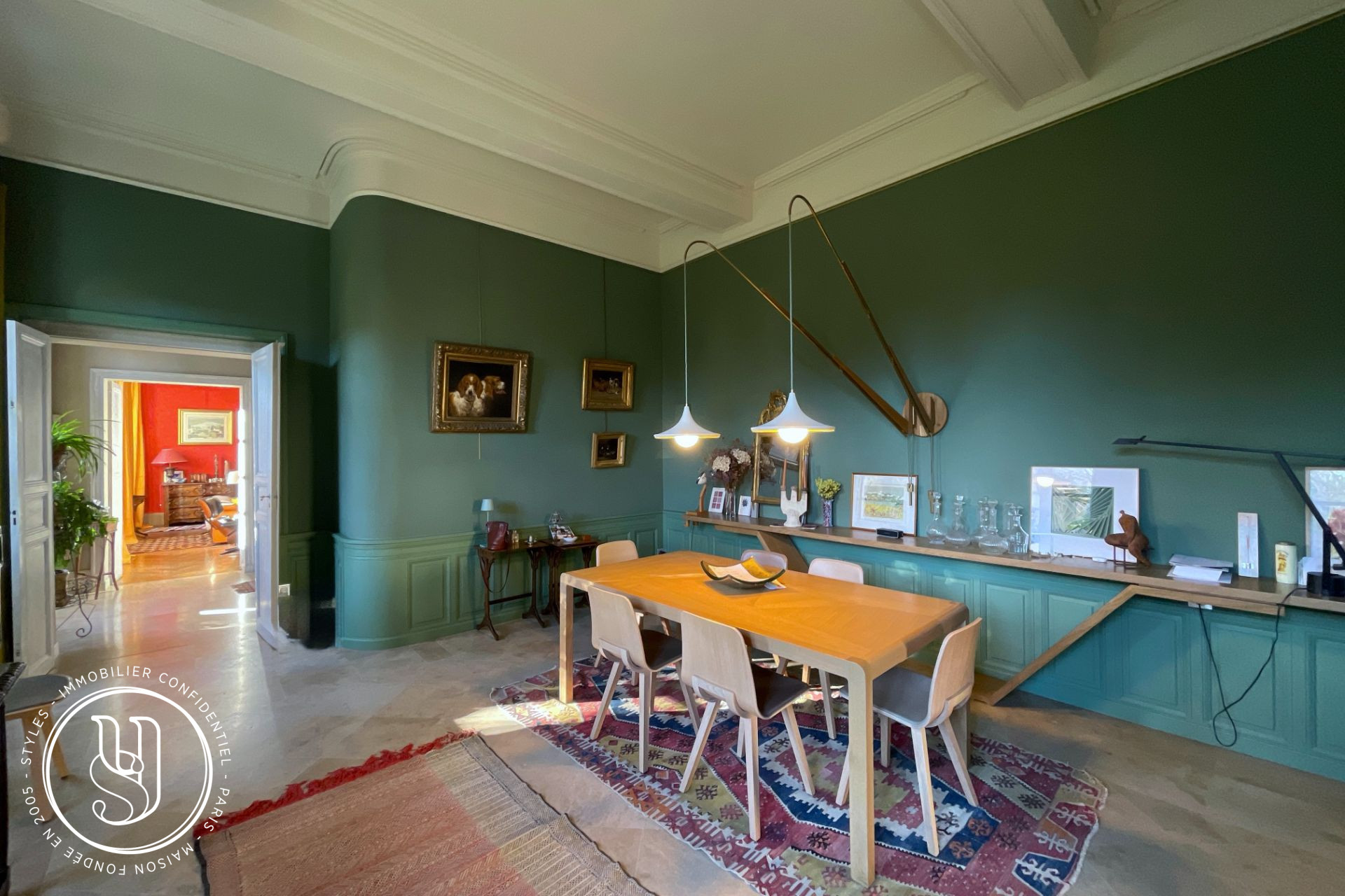 Uzès - center, stunning manor house with an elevator and garage - image 17