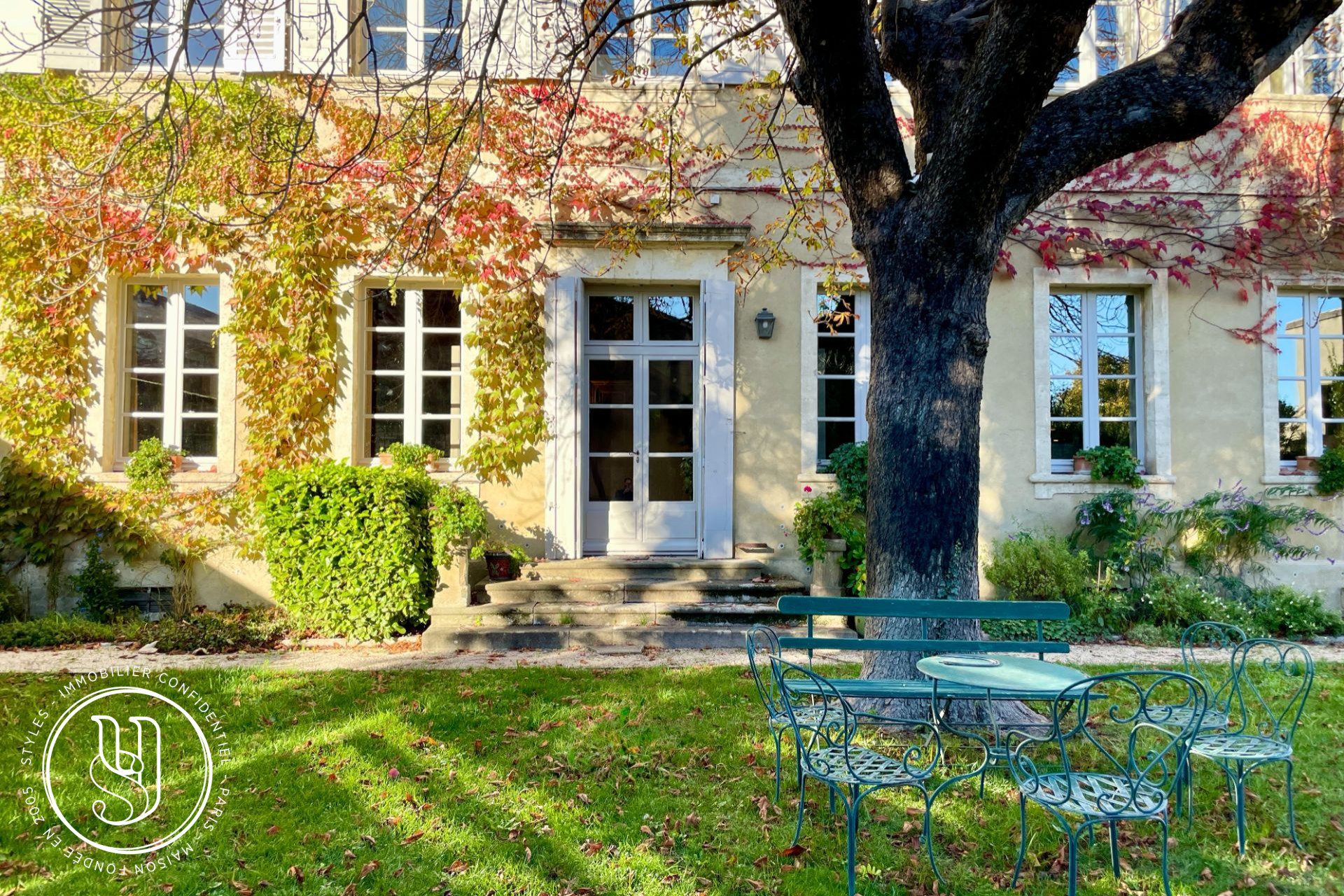 Uzès - center, stunning manor house with an elevator and garage - image 1