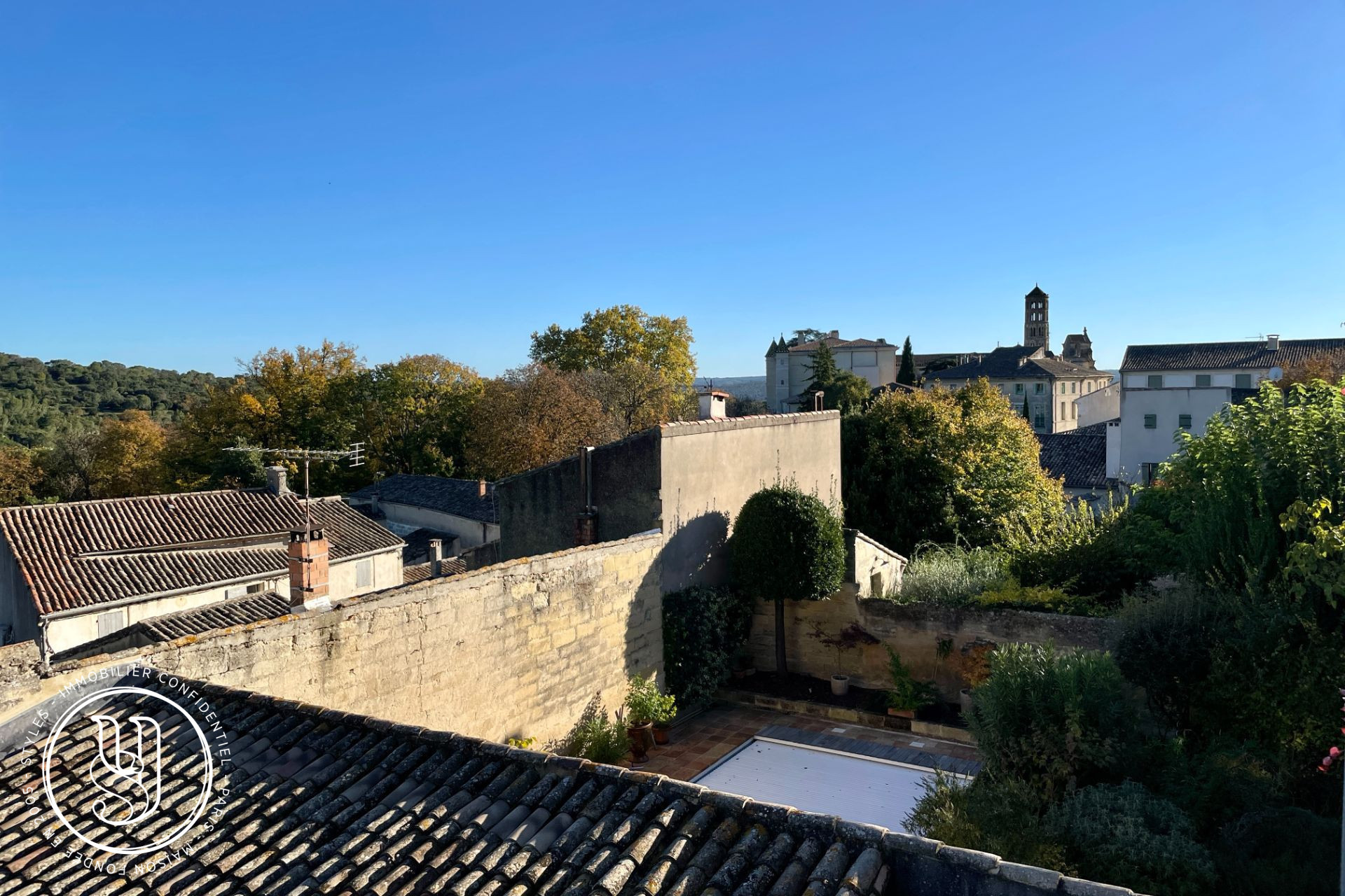 Uzès - center, stunning manor house with an elevator and garage - image 6