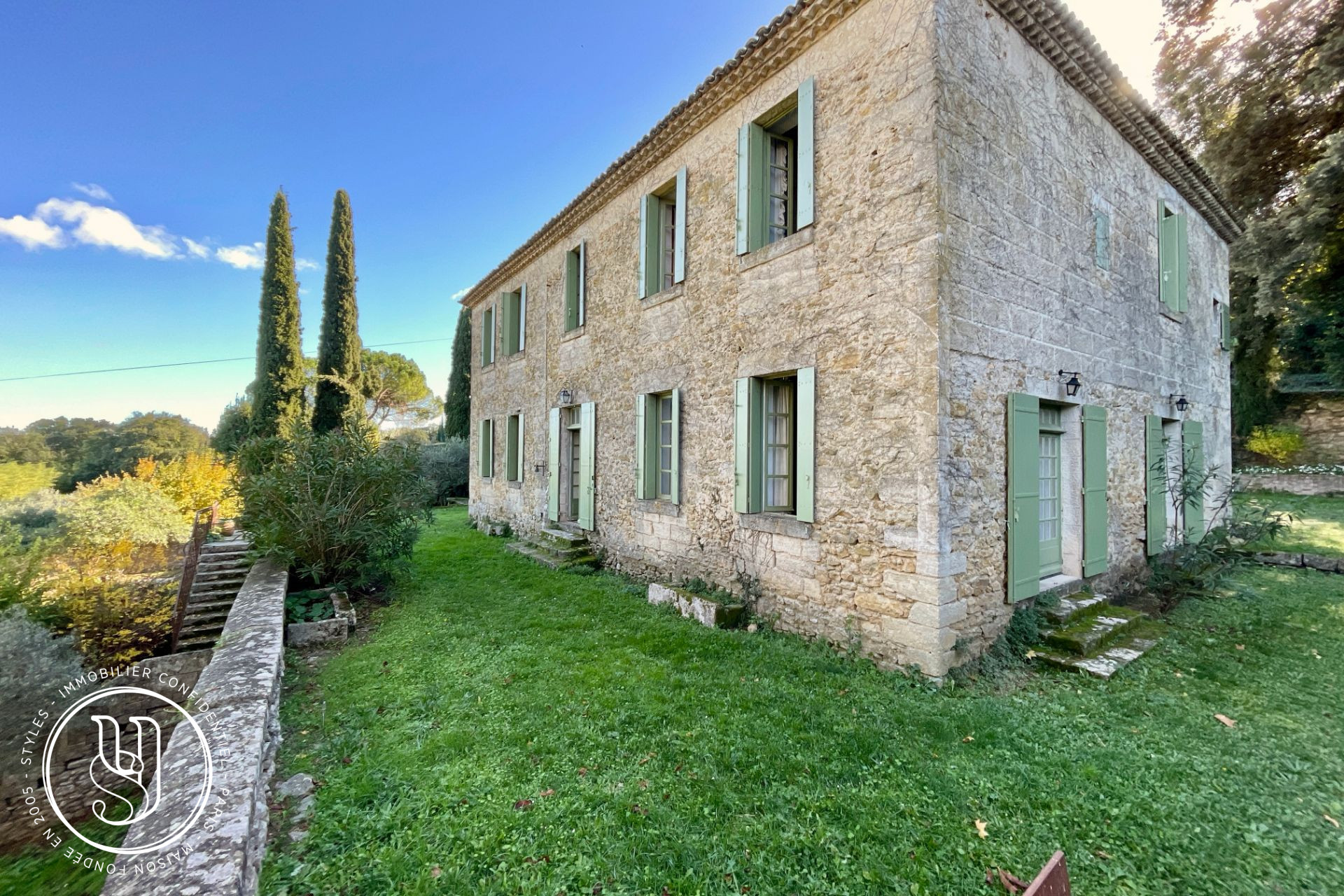 Uzès - immediate vicinity, for sale, a bastide with a unique atmosphe - image 10