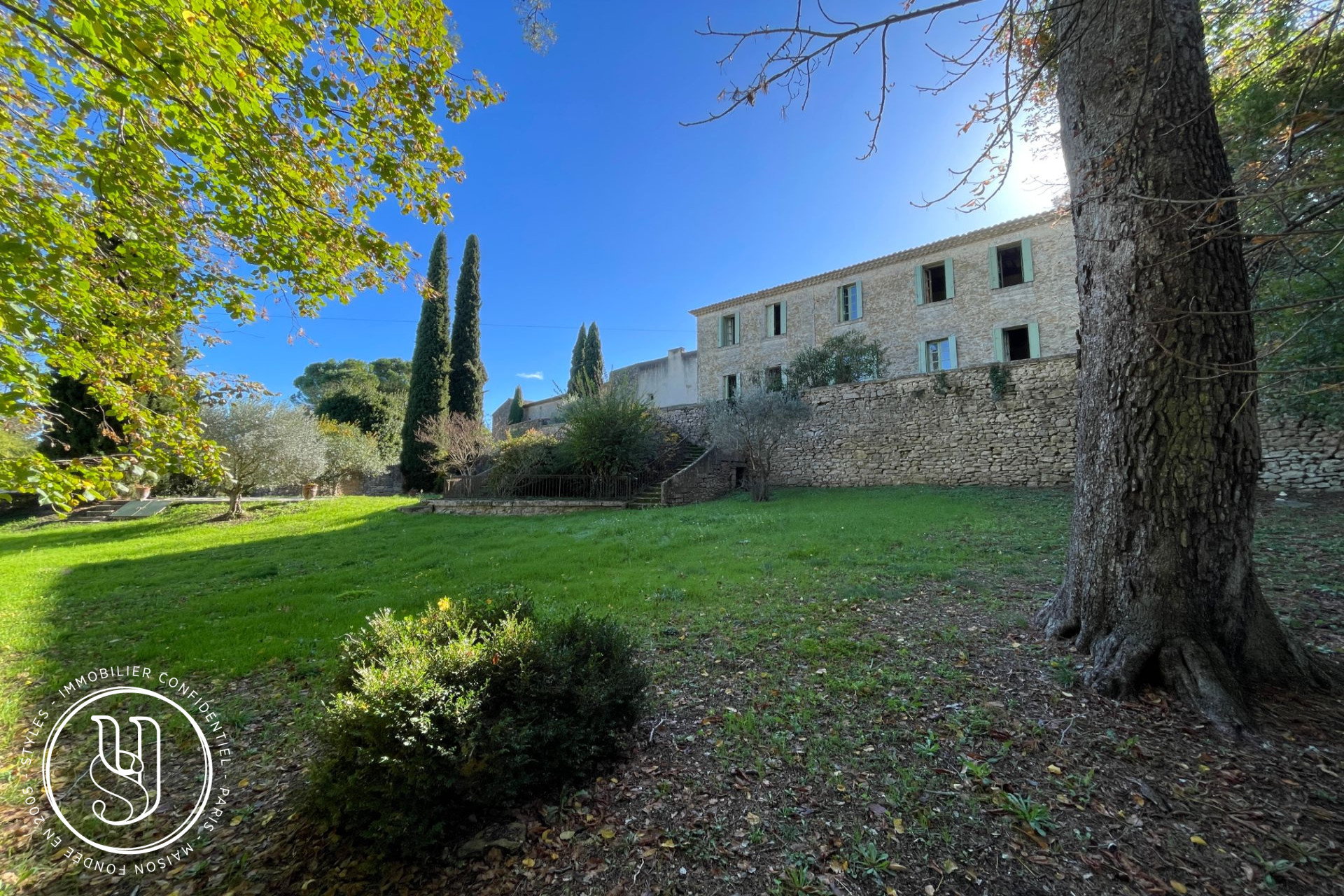 Uzès - immediate vicinity, for sale, a bastide with a unique atmosphe - image 18
