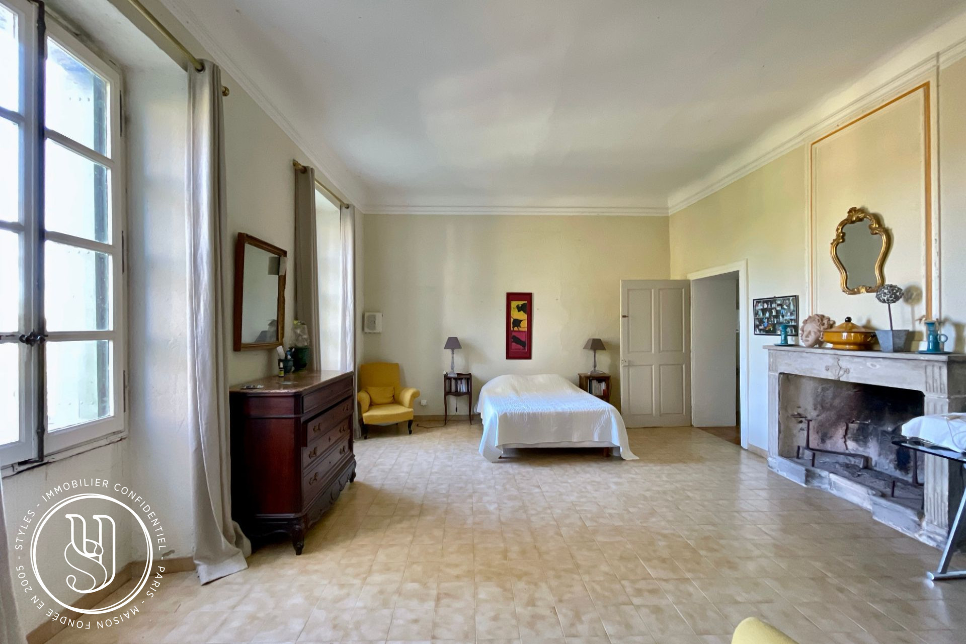 Uzès - immediate vicinity, for sale, a bastide with a unique atmosphe - image 19