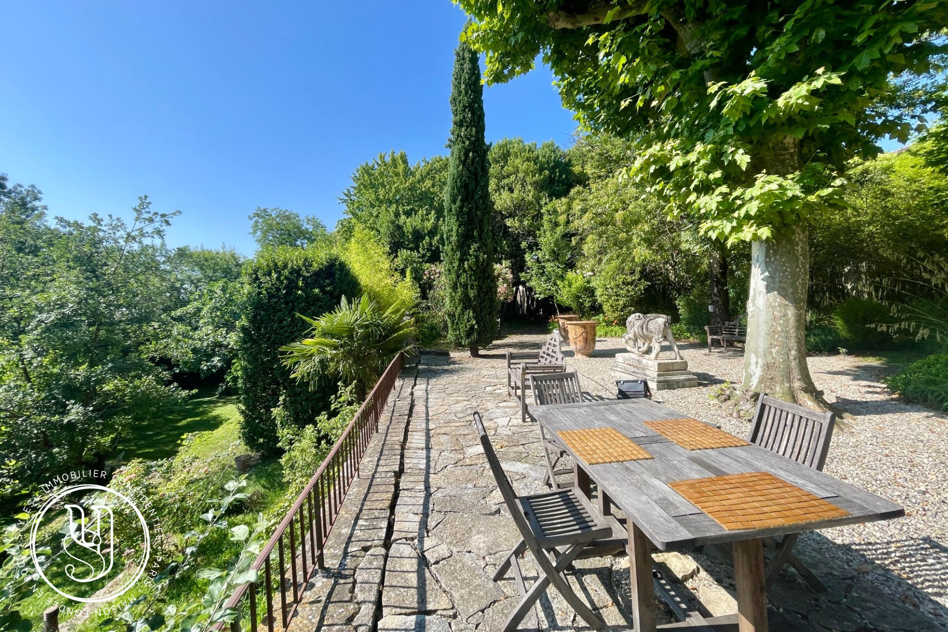 Uzès - - Cevennes, like a Tuscan castle - image 11