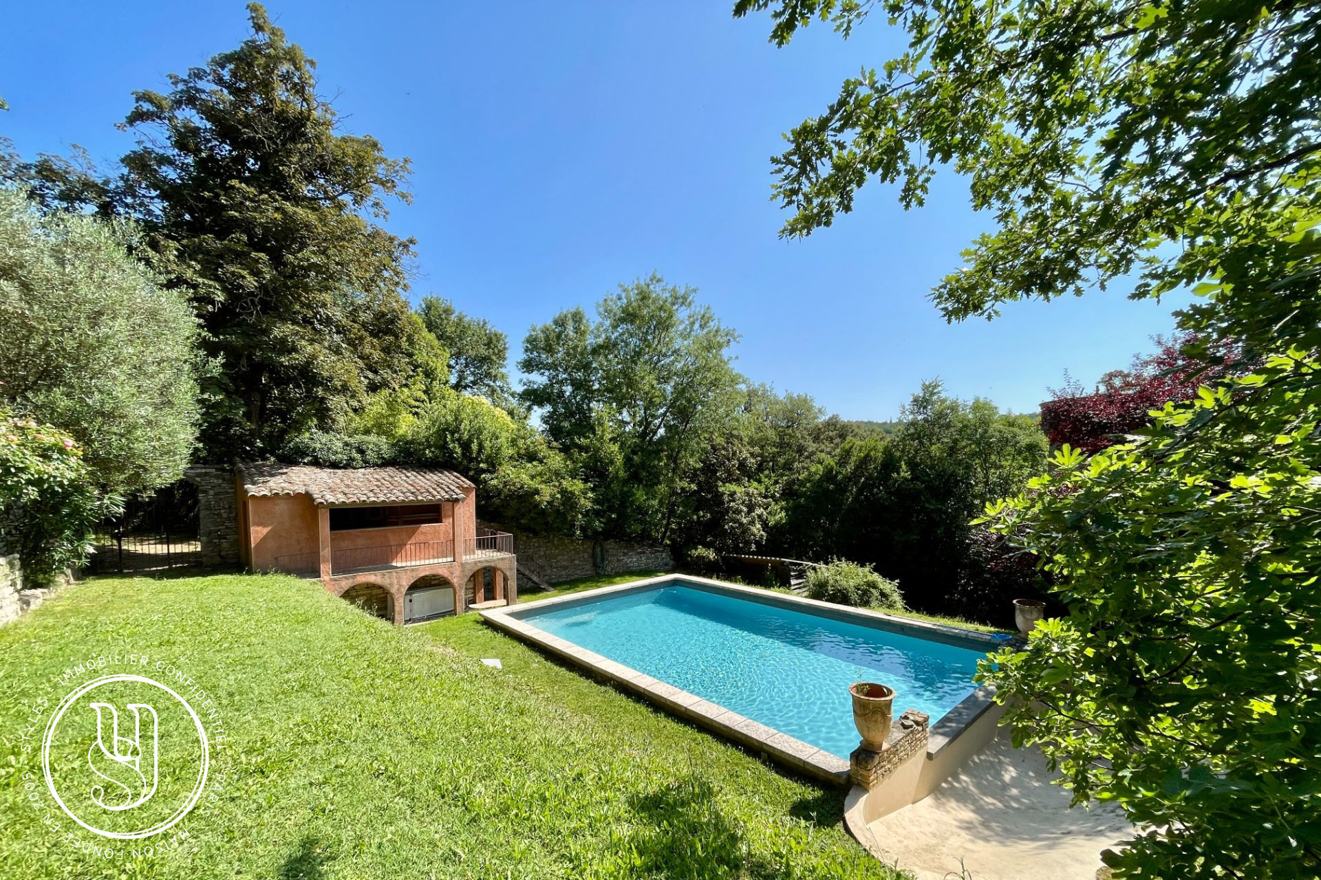 Uzès - - Cevennes, like a Tuscan castle - image 7
