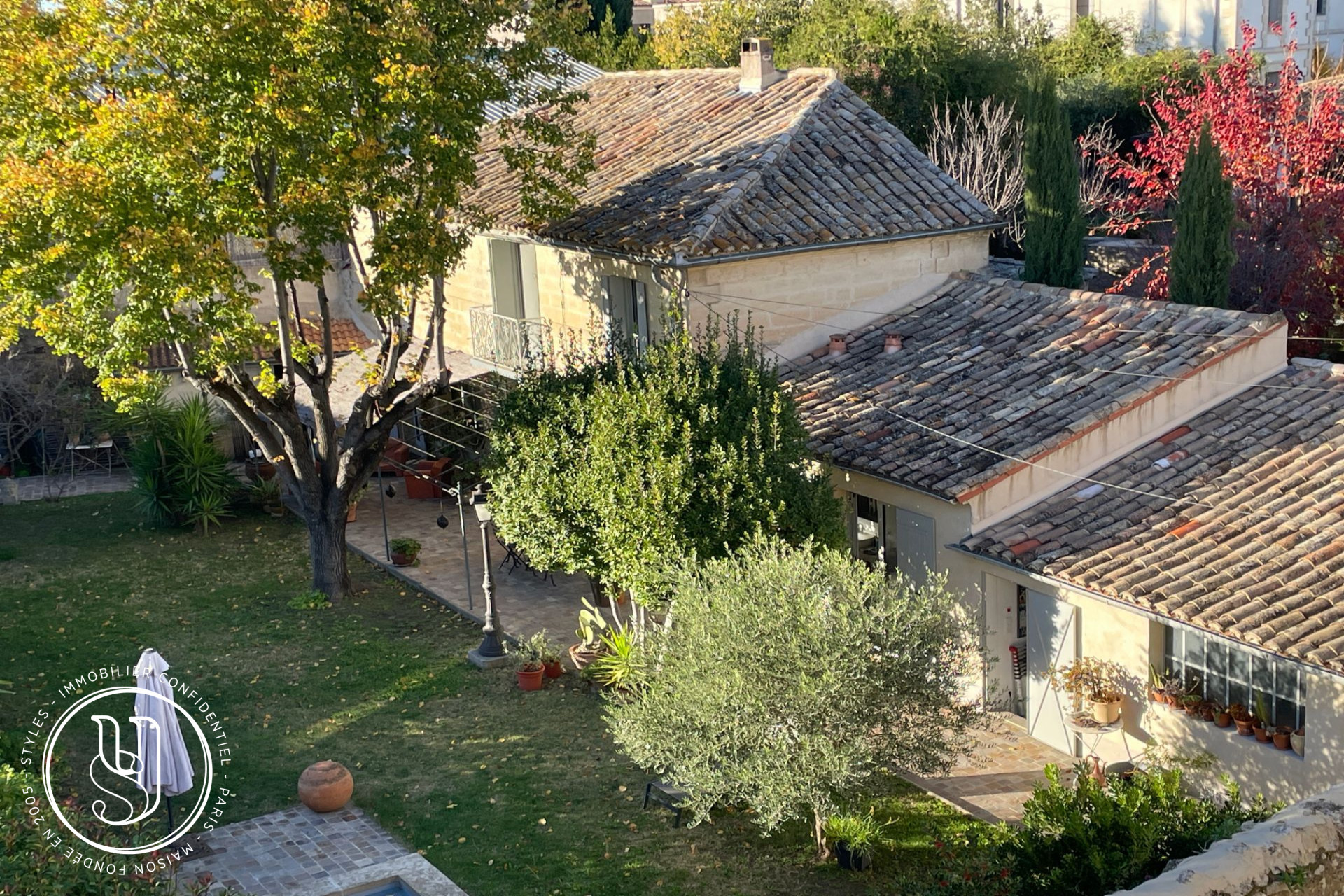 Uzès - historic center, sold by S T Y L E S, a charming house with ga - image 1