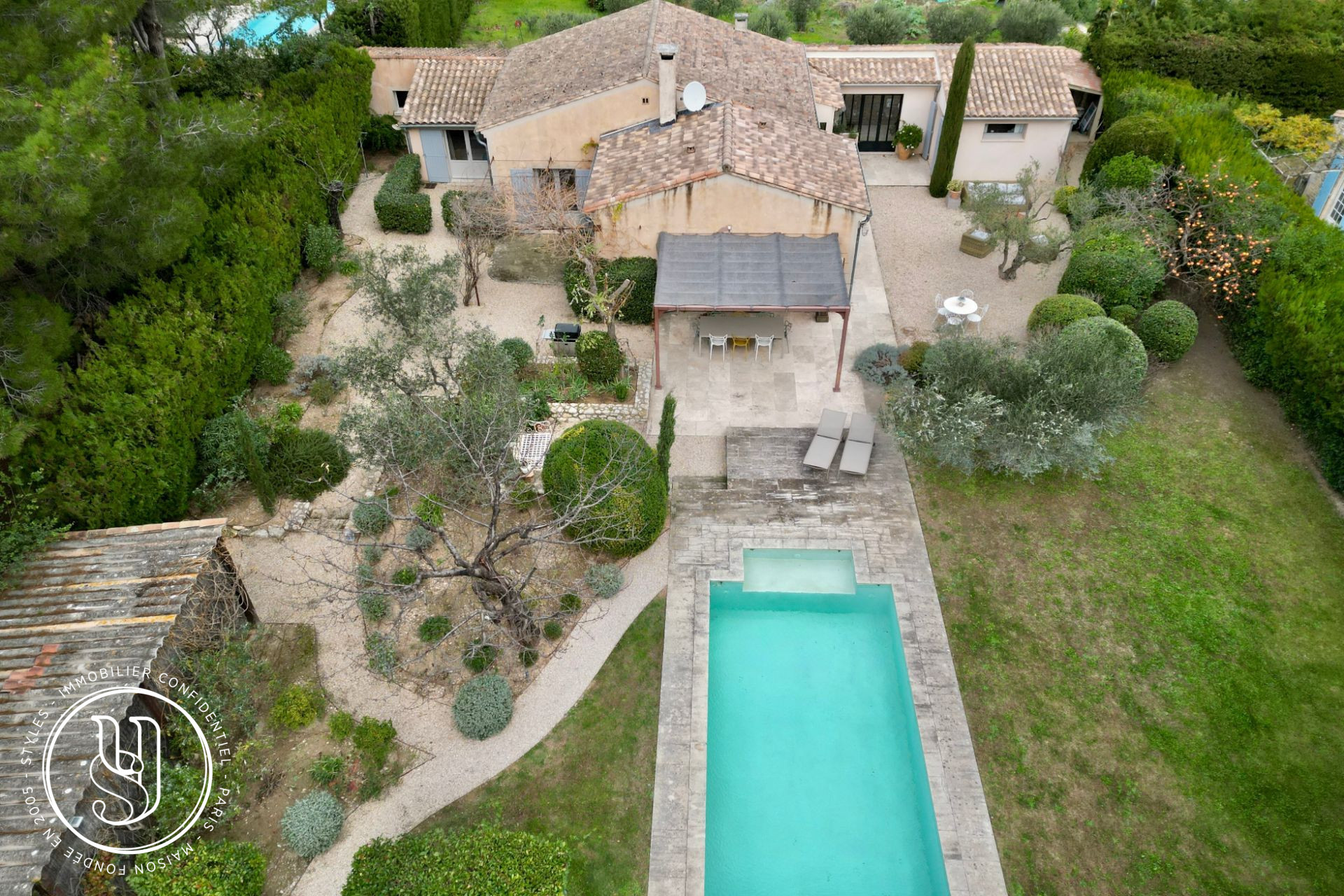 Saint-Rémy-de-Provence - under contract S T Y L E S, An elegant renovated house with a  - image 11