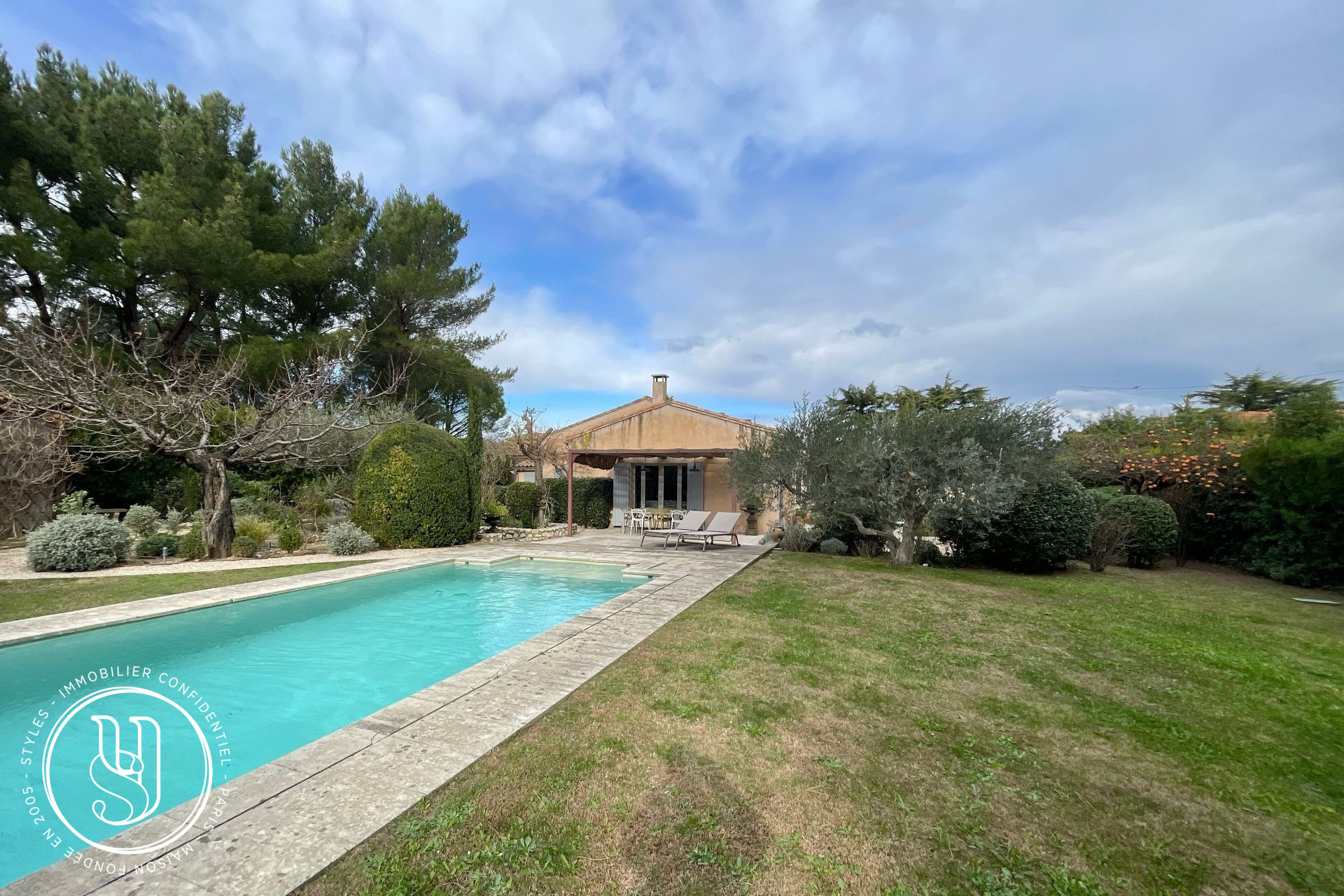 Saint-Rémy-de-Provence - under contract S T Y L E S, An elegant renovated house with a  - image 6
