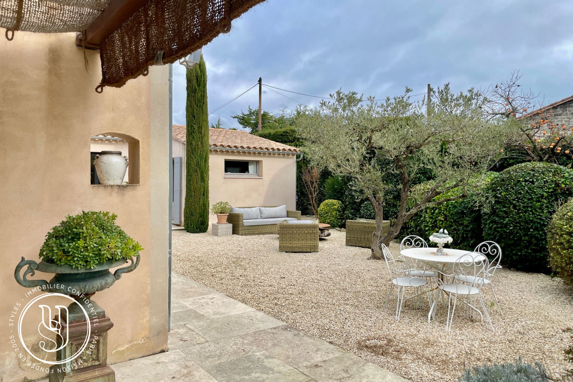 Saint-Rémy-de-Provence - under contract S T Y L E S, An elegant renovated house with a  - image 19
