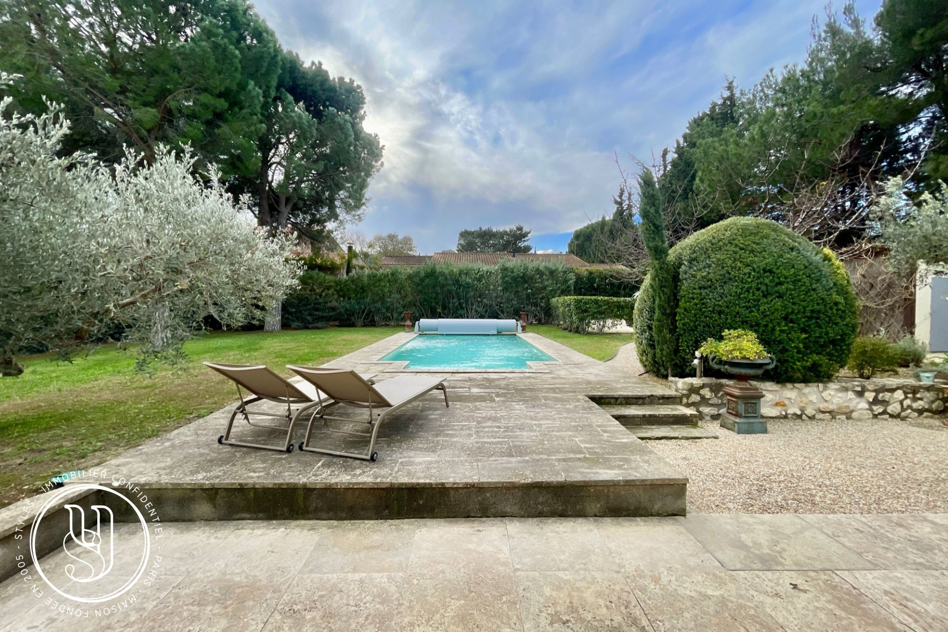 Saint-Rémy-de-Provence - under contract S T Y L E S, An elegant renovated house with a  - image 4