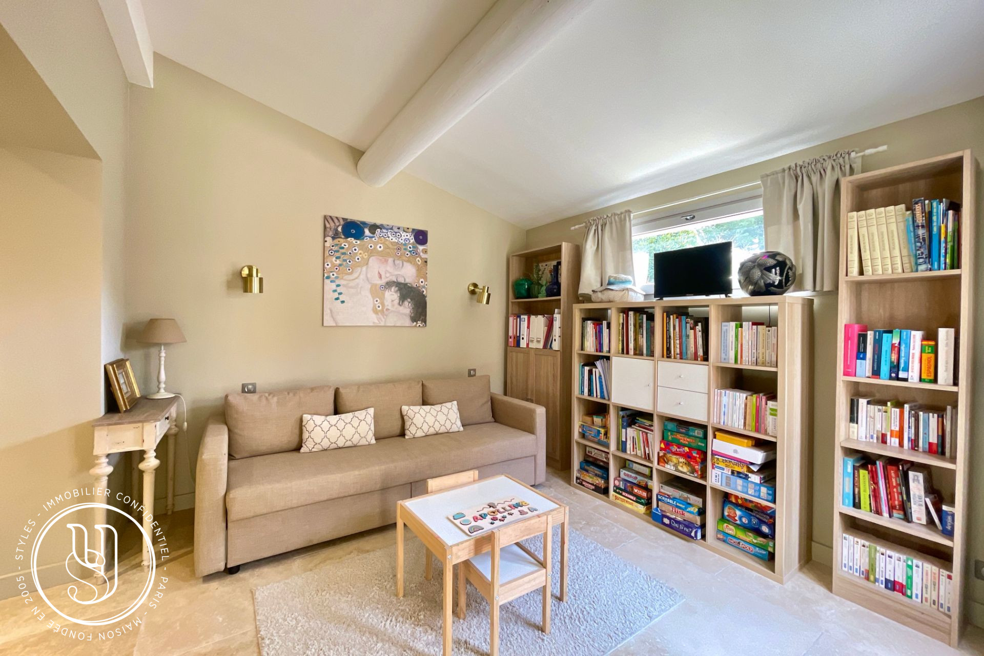 Saint-Rémy-de-Provence - under contract S T Y L E S, An elegant renovated house with a  - image 16